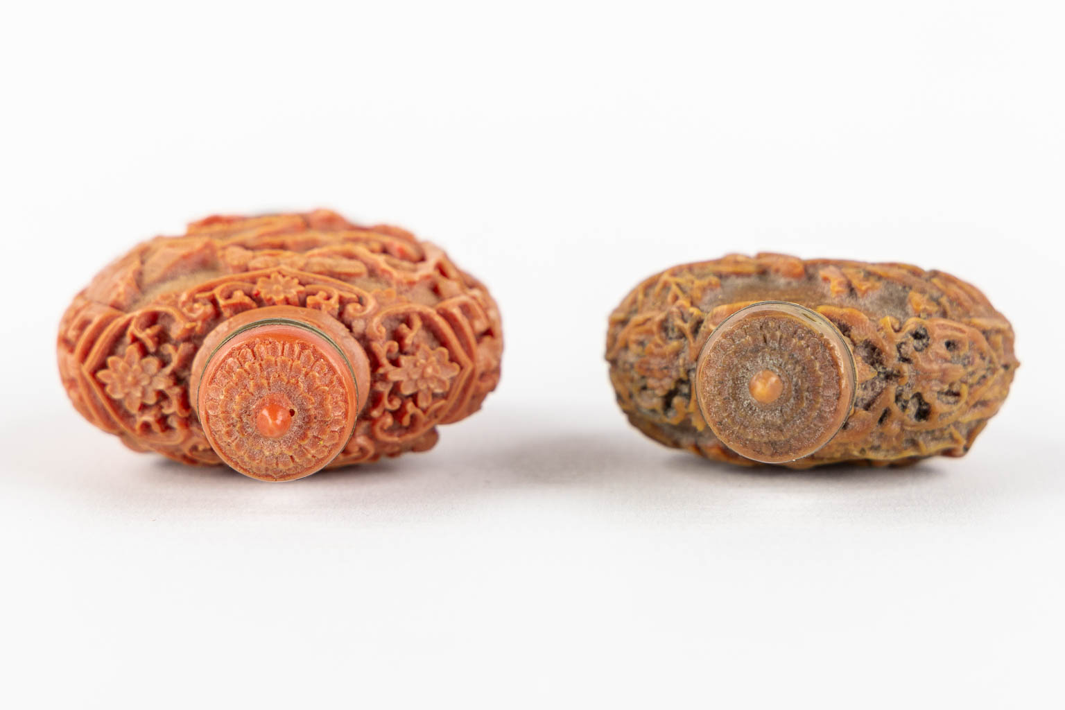 Two Snuff boxes, China, sculptured coral. Late Qing Dynasty. (H:7,2 cm) - Image 8 of 9