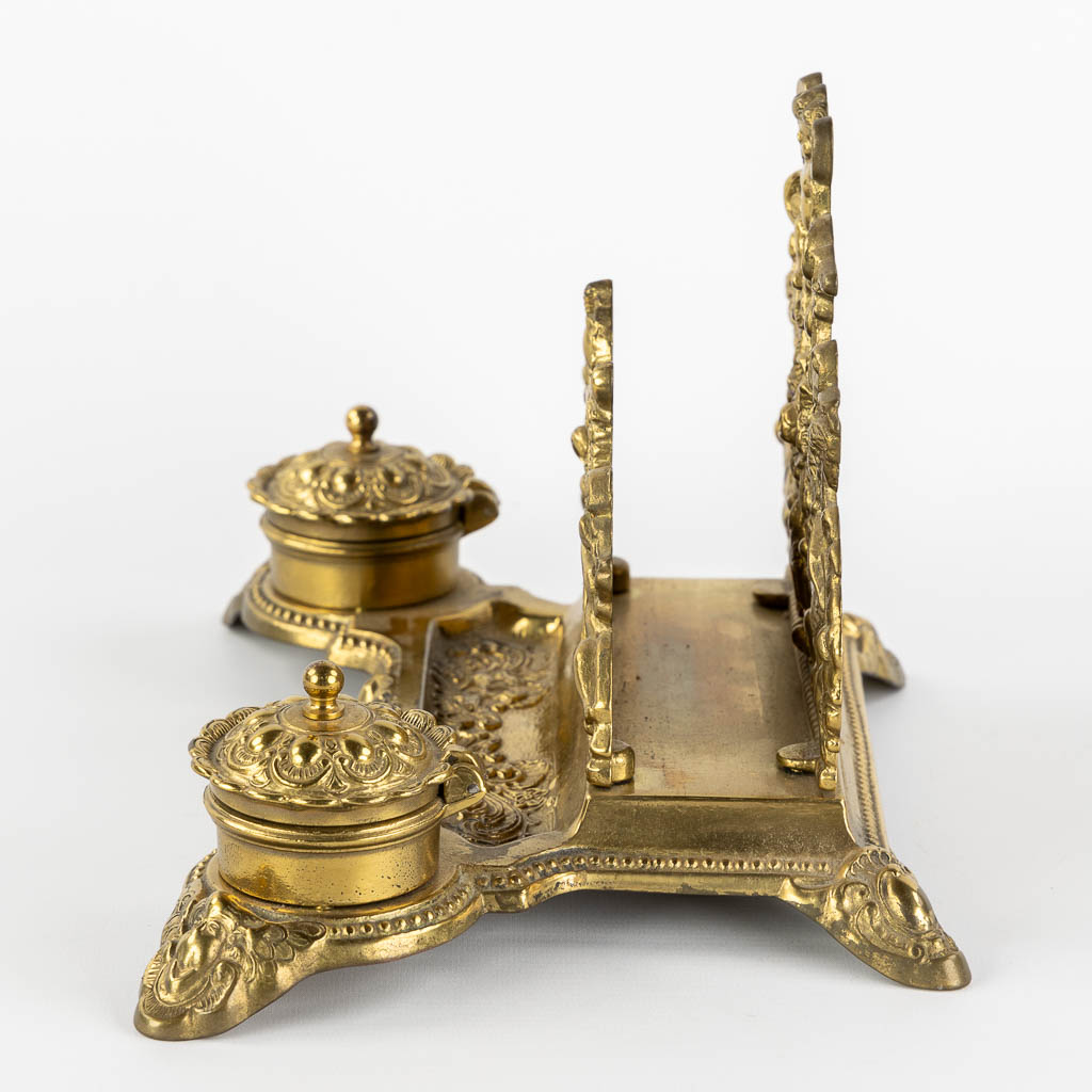 A letter holder and ink pot, polished bronze. (L:20 x W:30 x H:19 cm) - Image 4 of 14