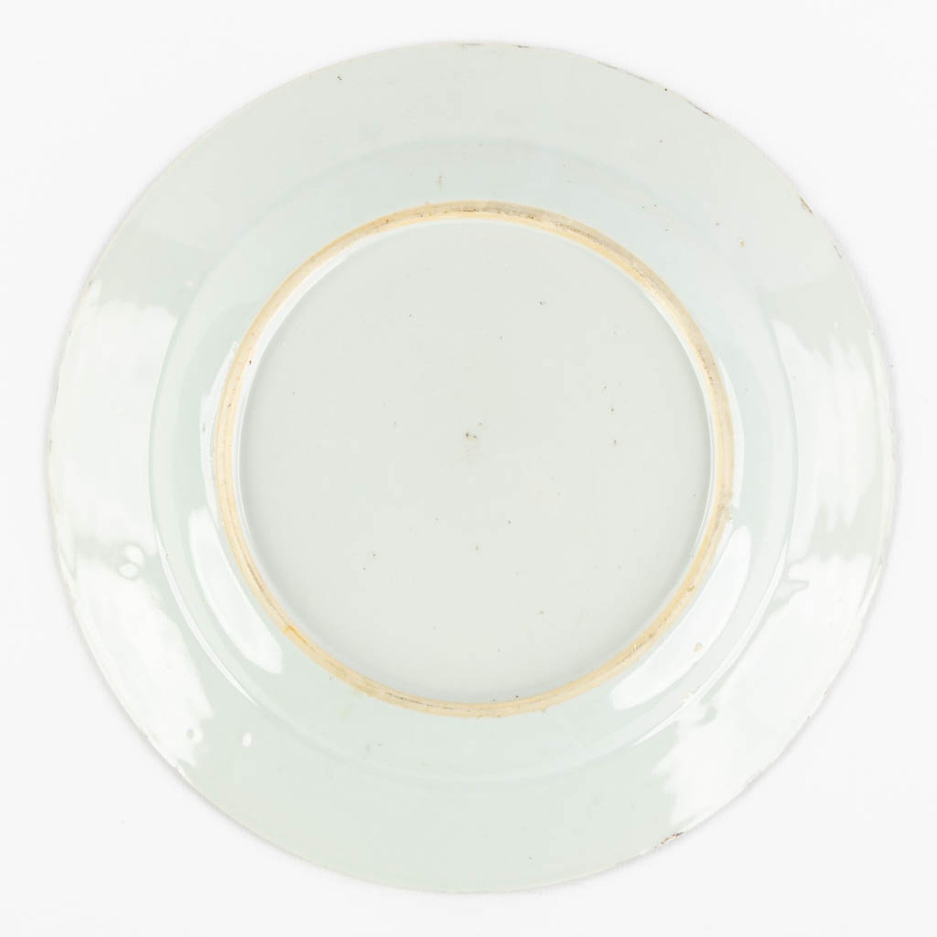 Six pieces of Japanese Imari porcelain, 19th/20th C. (D:23 cm) - Image 8 of 16