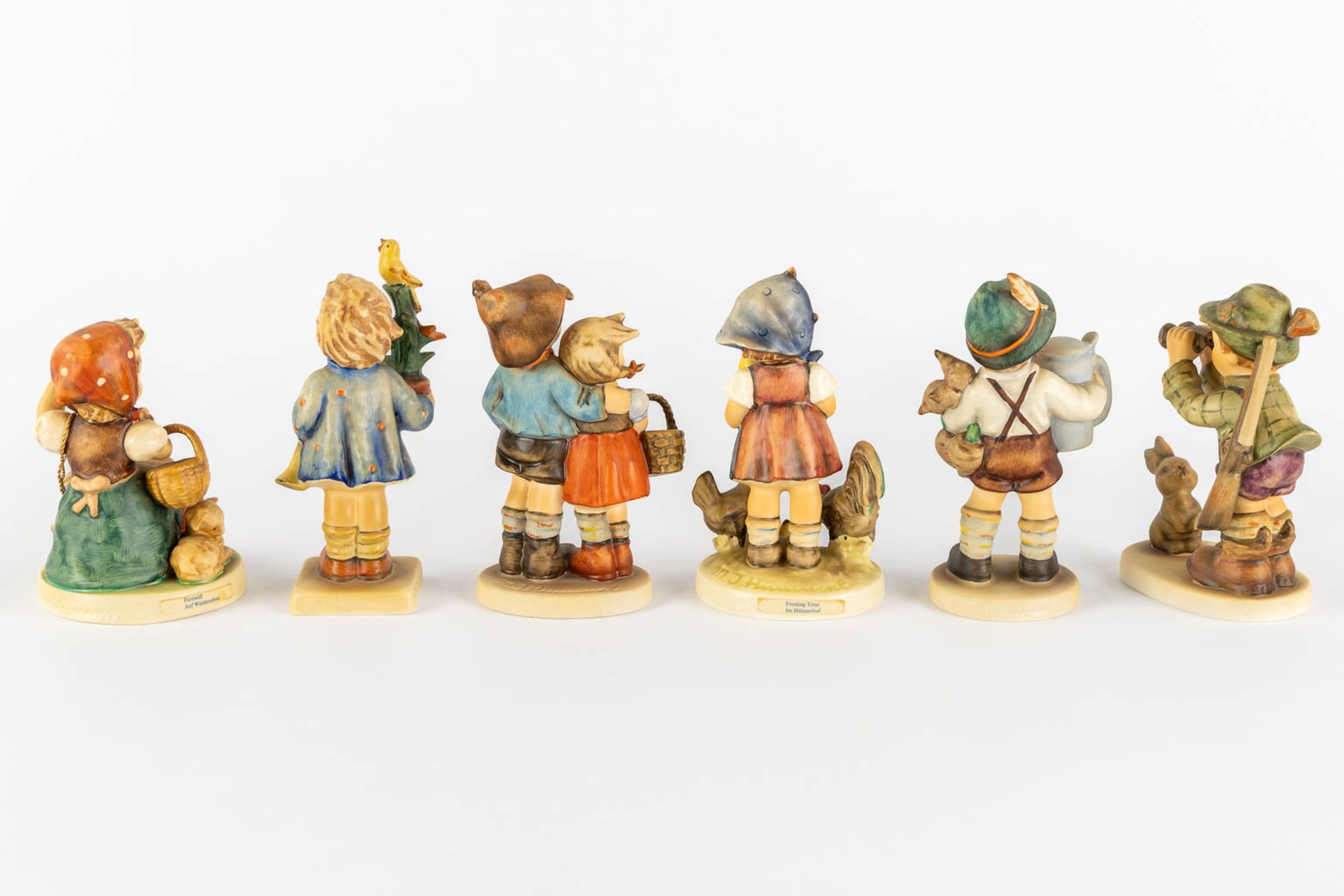 Hummel, 12 figurines, polychrome porcelain. (H:15 cm) - Image 4 of 9