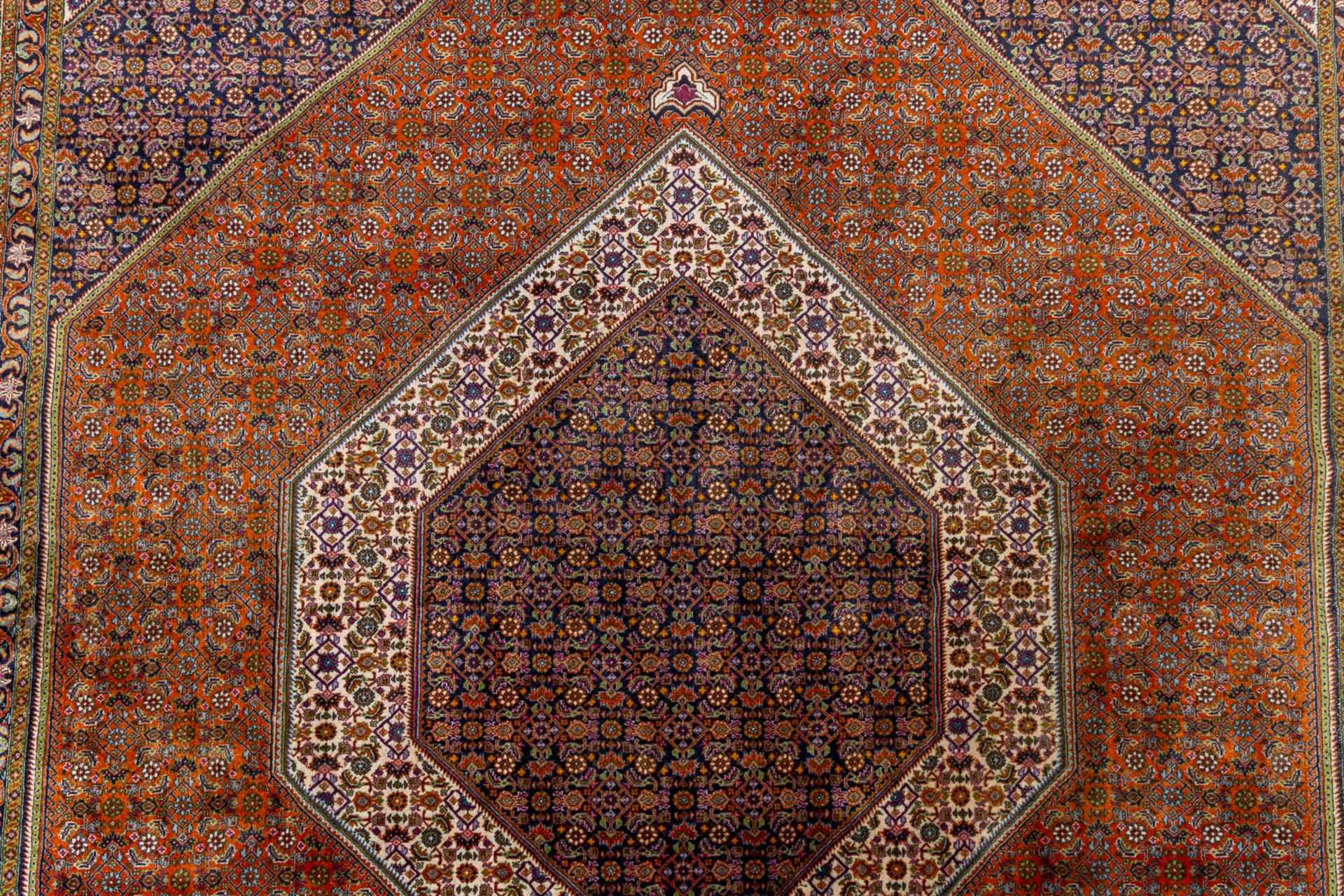 An Oriental hand-made carpet, Bidjar. (L:354 x W:253 cm) - Bild 5 aus 10