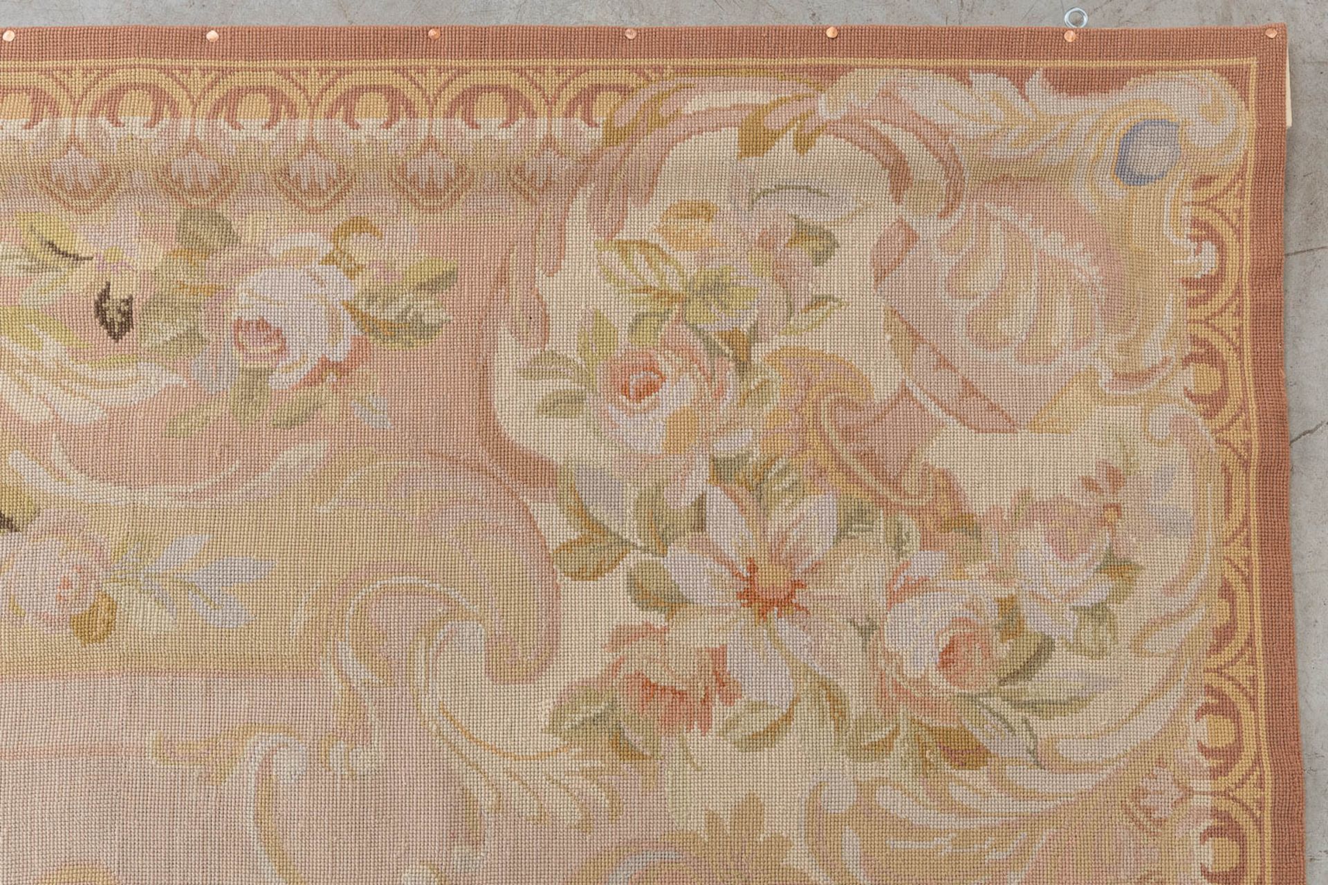 A pair of large Aubusson carpets. (L:304 x W:240 cm) - Bild 20 aus 21