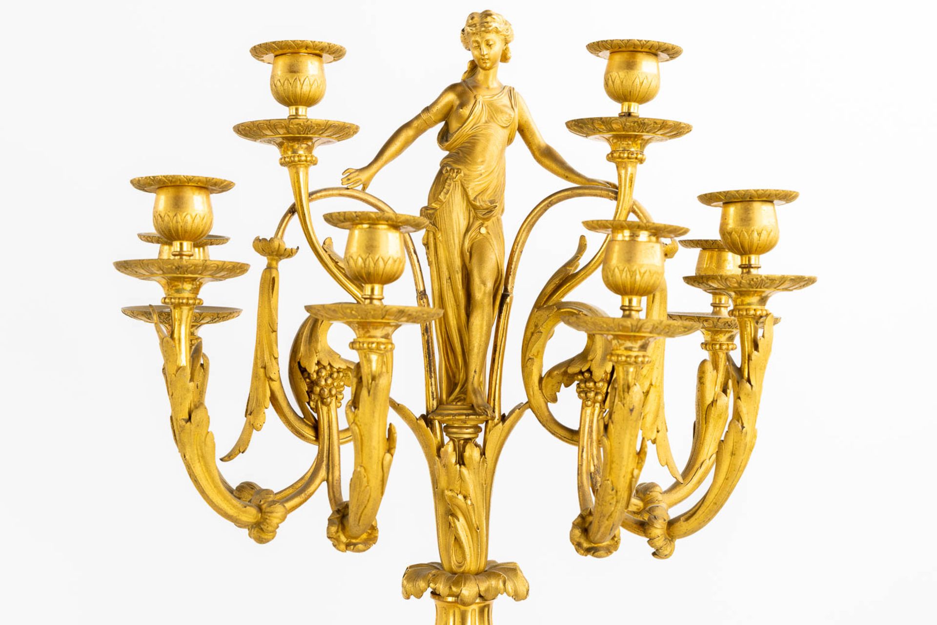 Lerolle Paris, a three-piece mantle garniture clock and candelabra, gilt bronze. France, 19th C. (L: - Bild 14 aus 21