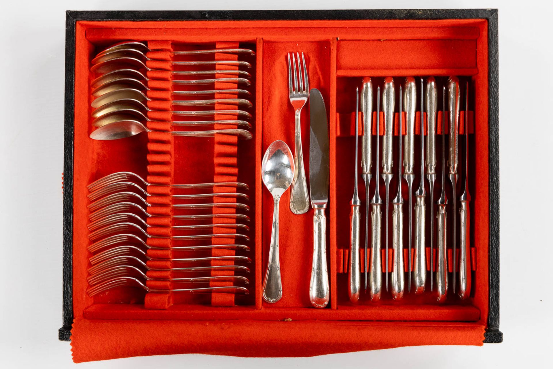 A large collection of silver-plated cutlery, added 12 Delheid silver ice spoons, 309g.  - Bild 9 aus 16