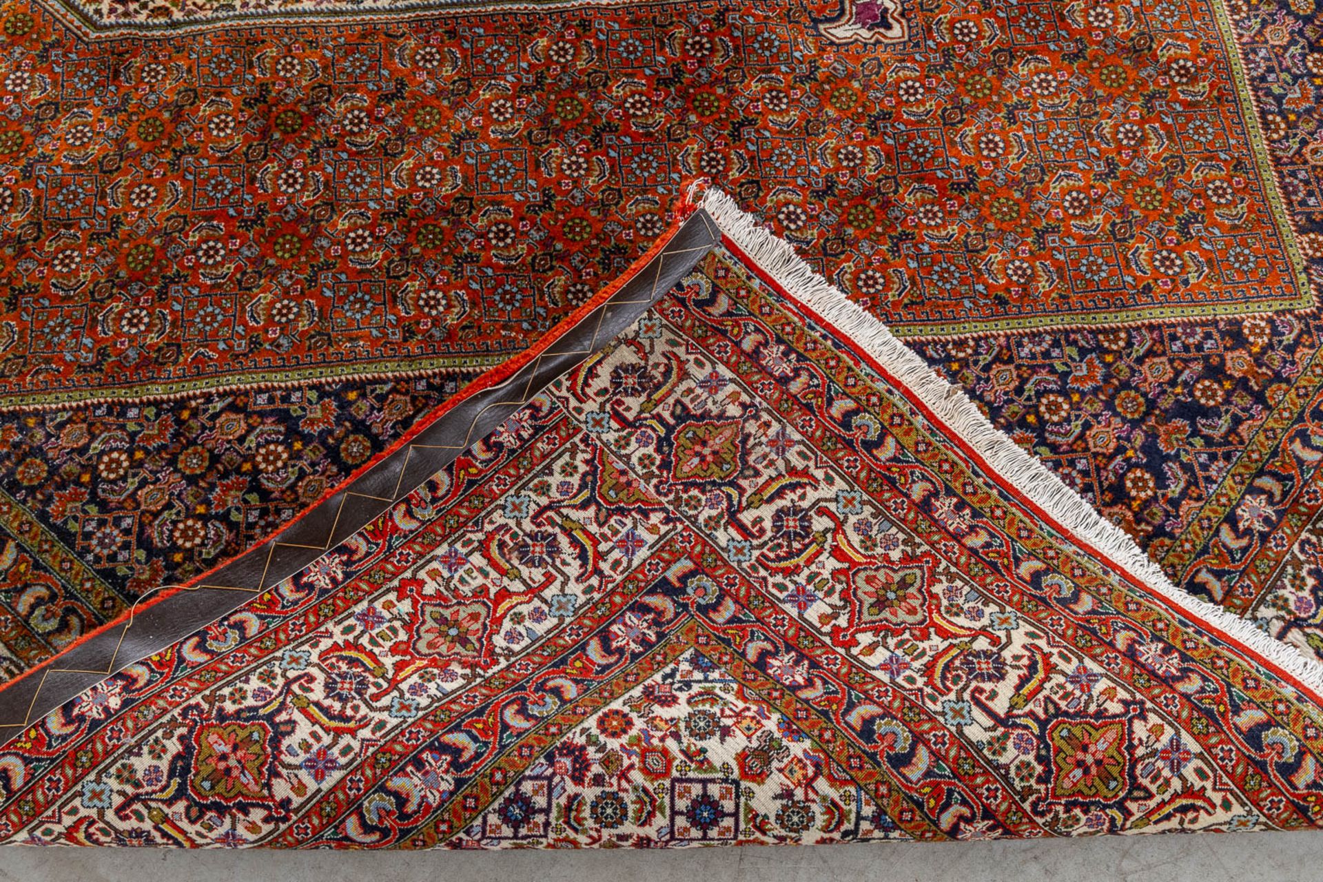 An Oriental hand-made carpet, Bidjar. (L:354 x W:253 cm) - Image 10 of 10