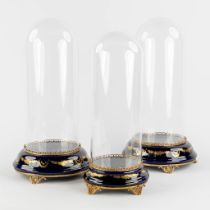Mignon Limoges, three domes and their bases with a hand-painted decor. (H:49 x D:26,5 cm)