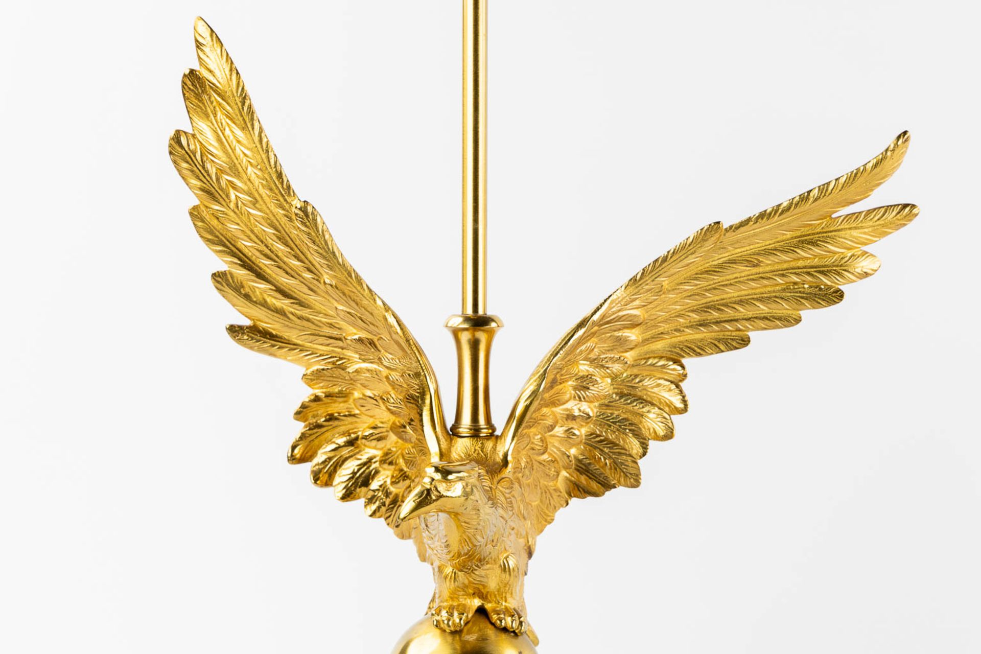 A pair of table lamps with Eagles, Hollywood Regency style. (L:15 x W:35 x H:63 cm) - Image 8 of 11