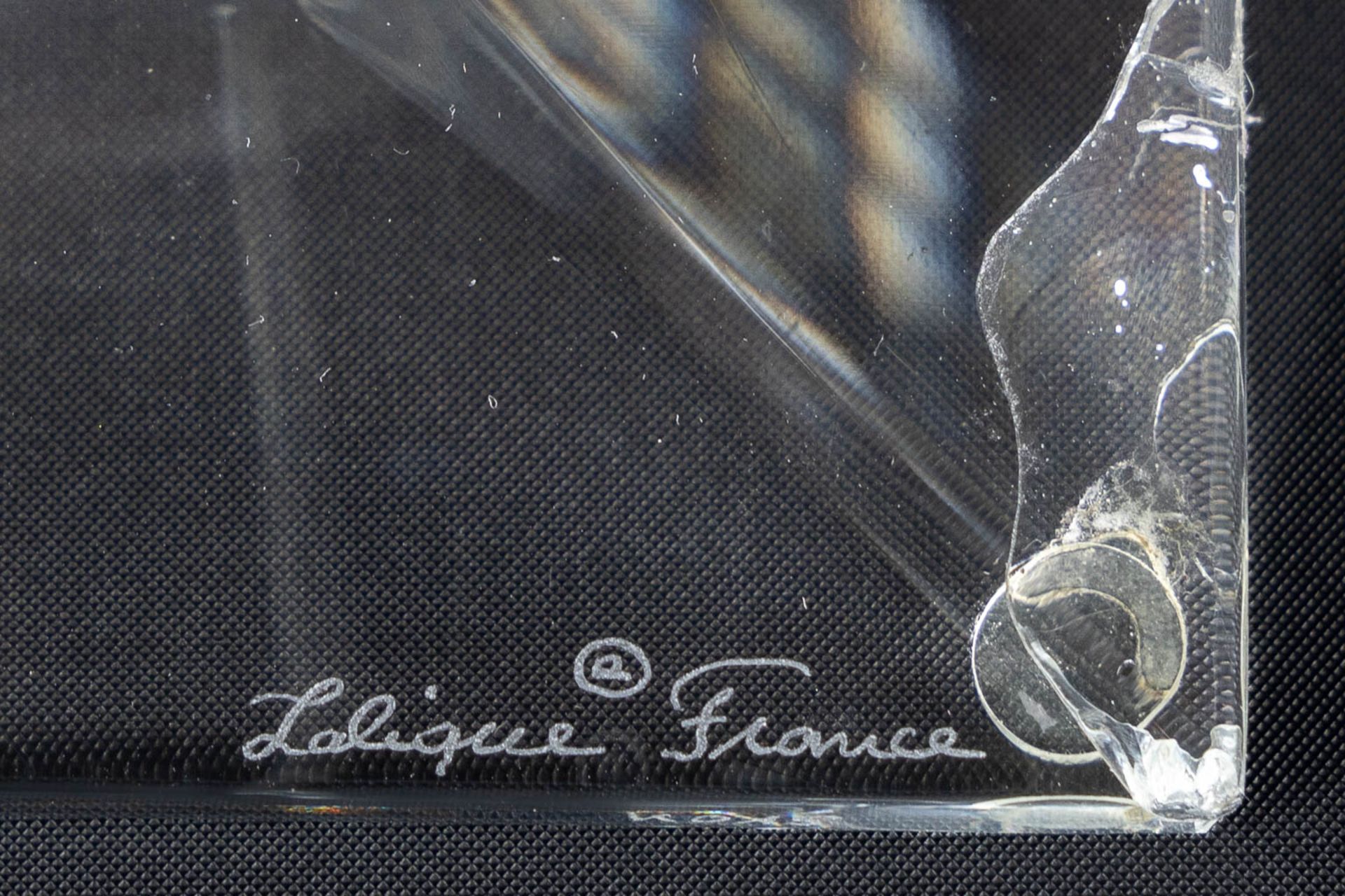 Lalique 'Masque De Femme' a candle holder on a high base. (L:11,5 x W:11,5 x H:30,5 cm) - Bild 10 aus 11