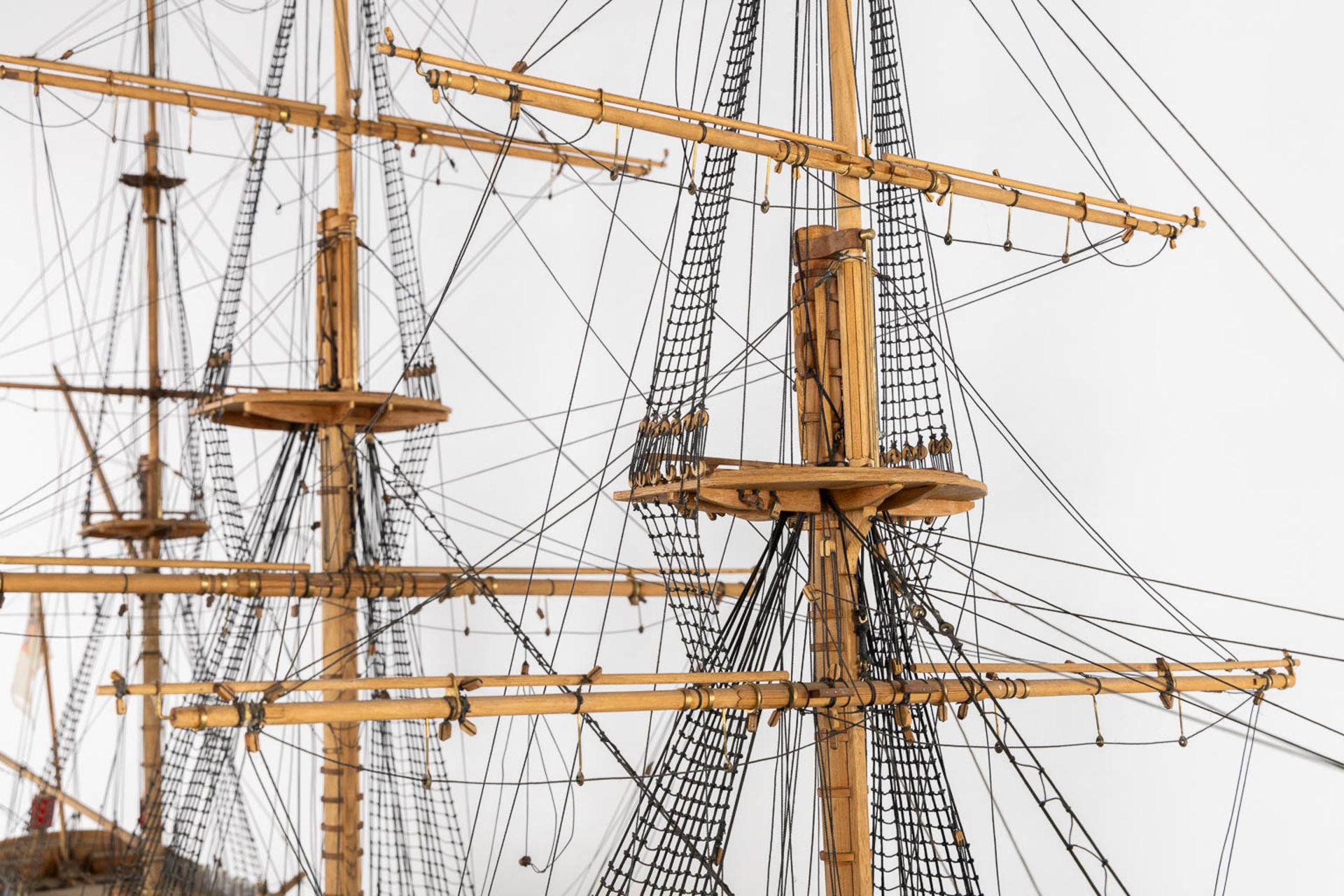 H.M.S. Victory, a large and decorative, hand-made ship. (L:56 x W:320 x H:285 cm) - Bild 14 aus 18