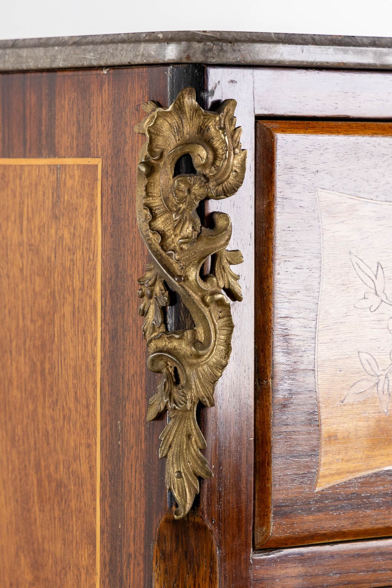 A Secretaire cabinet, Marquetry inlay and mounted with bronze. Circa 1900. (L:34 x W:56 x H:128 cm) - Bild 14 aus 15