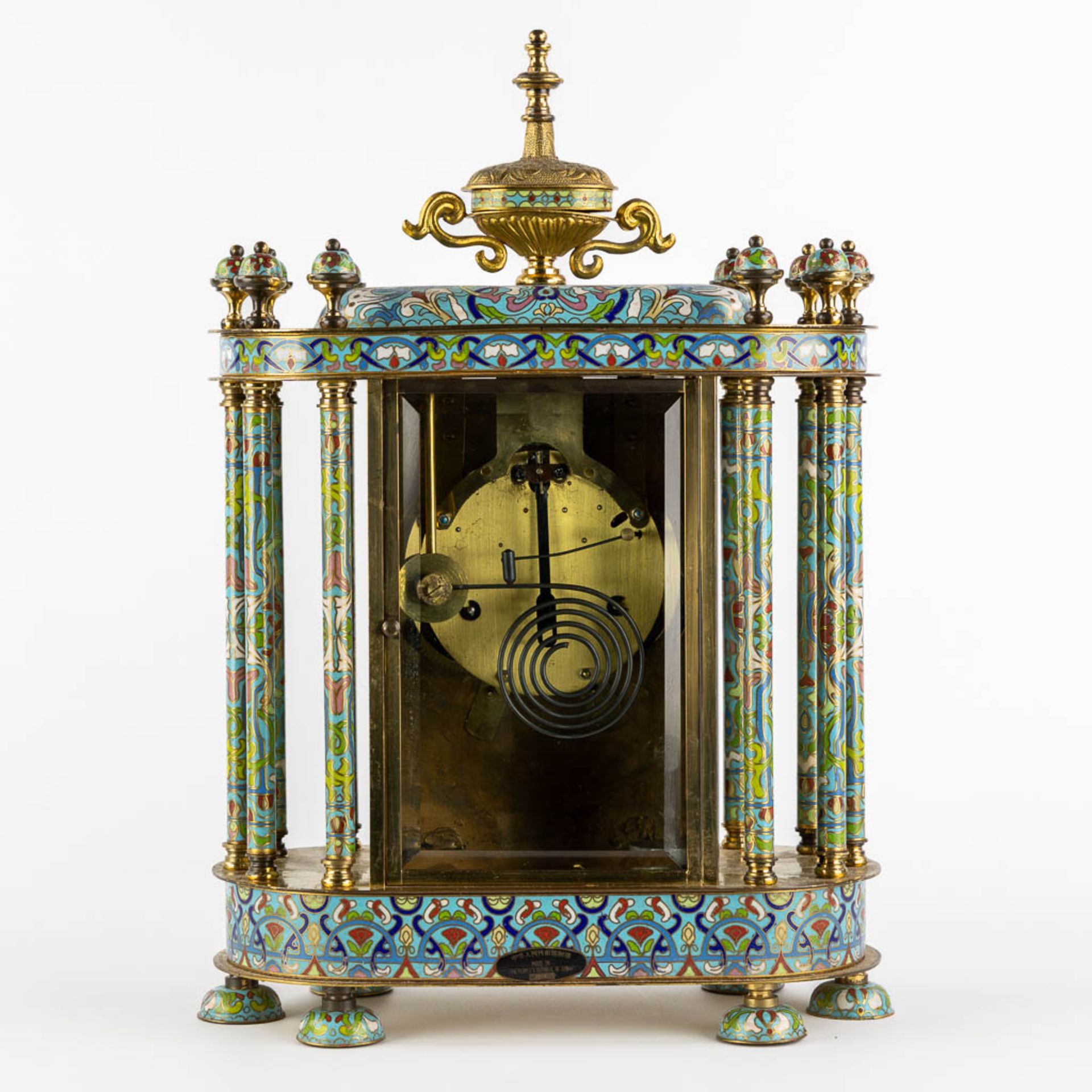 A decorative table clock, finished with cloisonné enamel. (L:15 x W:32 x H:46 cm) - Bild 5 aus 11