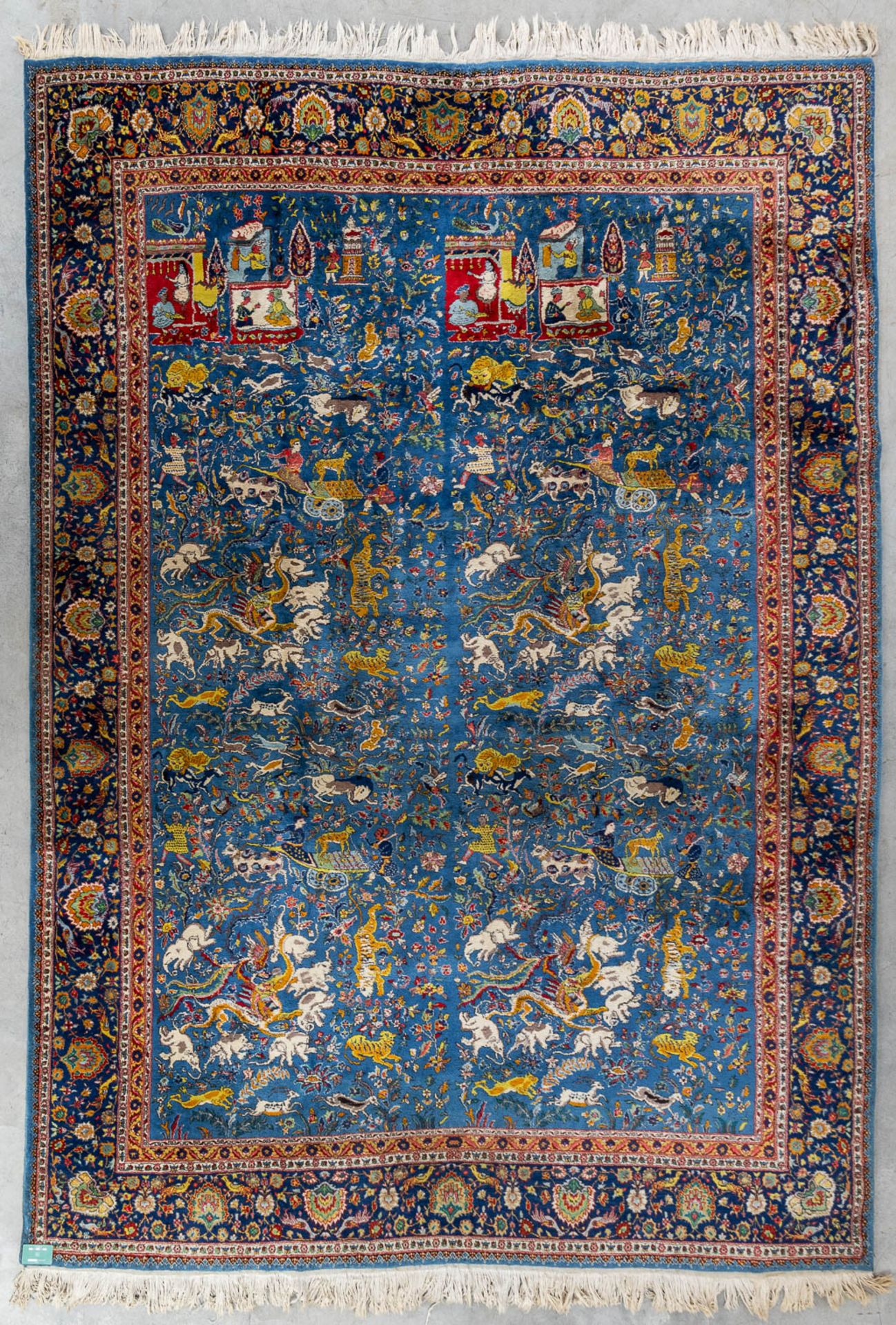 An Oriental hand-made carpet with figurative decor, Tabriz. (L:340 x W:243 cm) - Bild 2 aus 11
