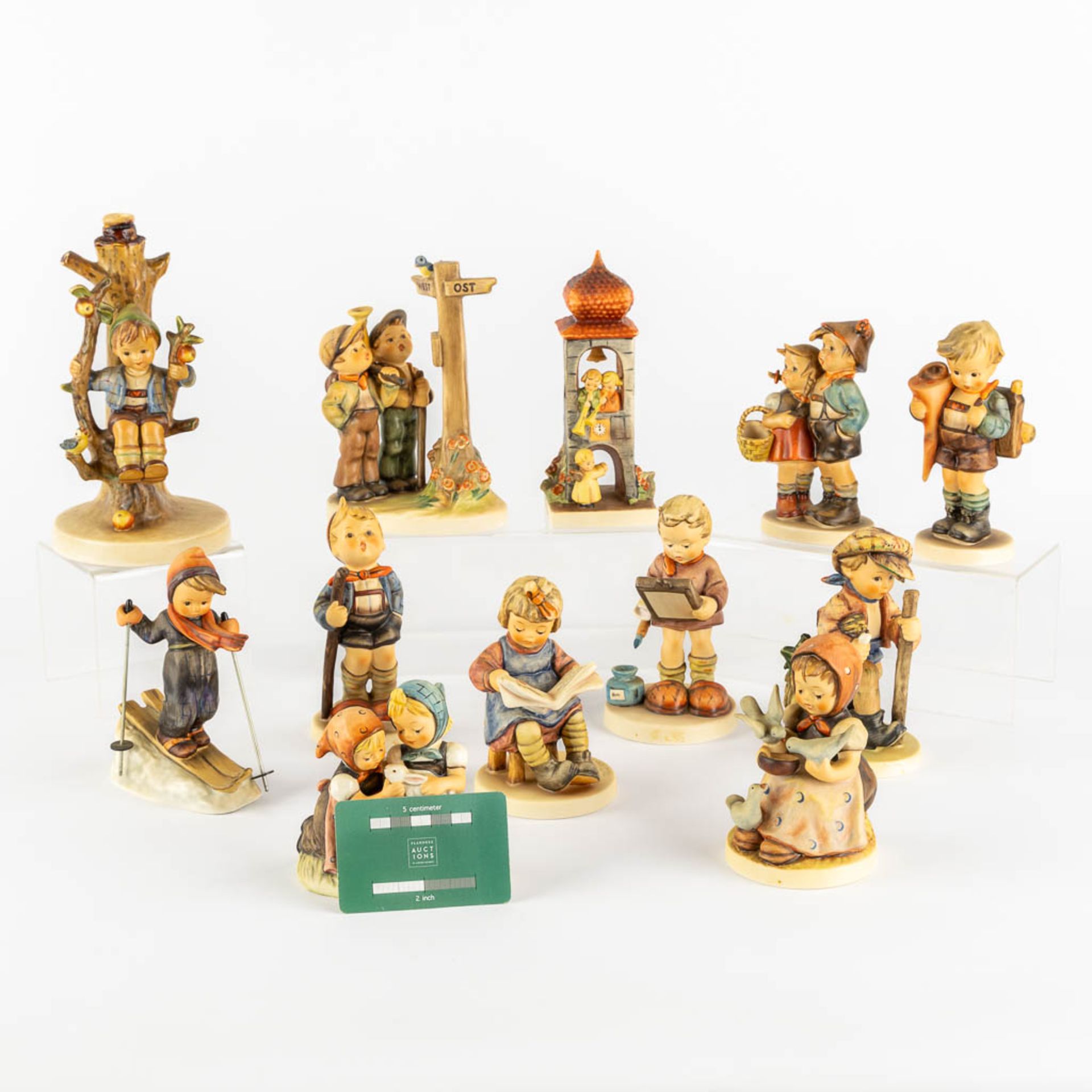 Hummel, 12 figurines, polychrome porcelain. (H:20,5 cm) - Image 2 of 12