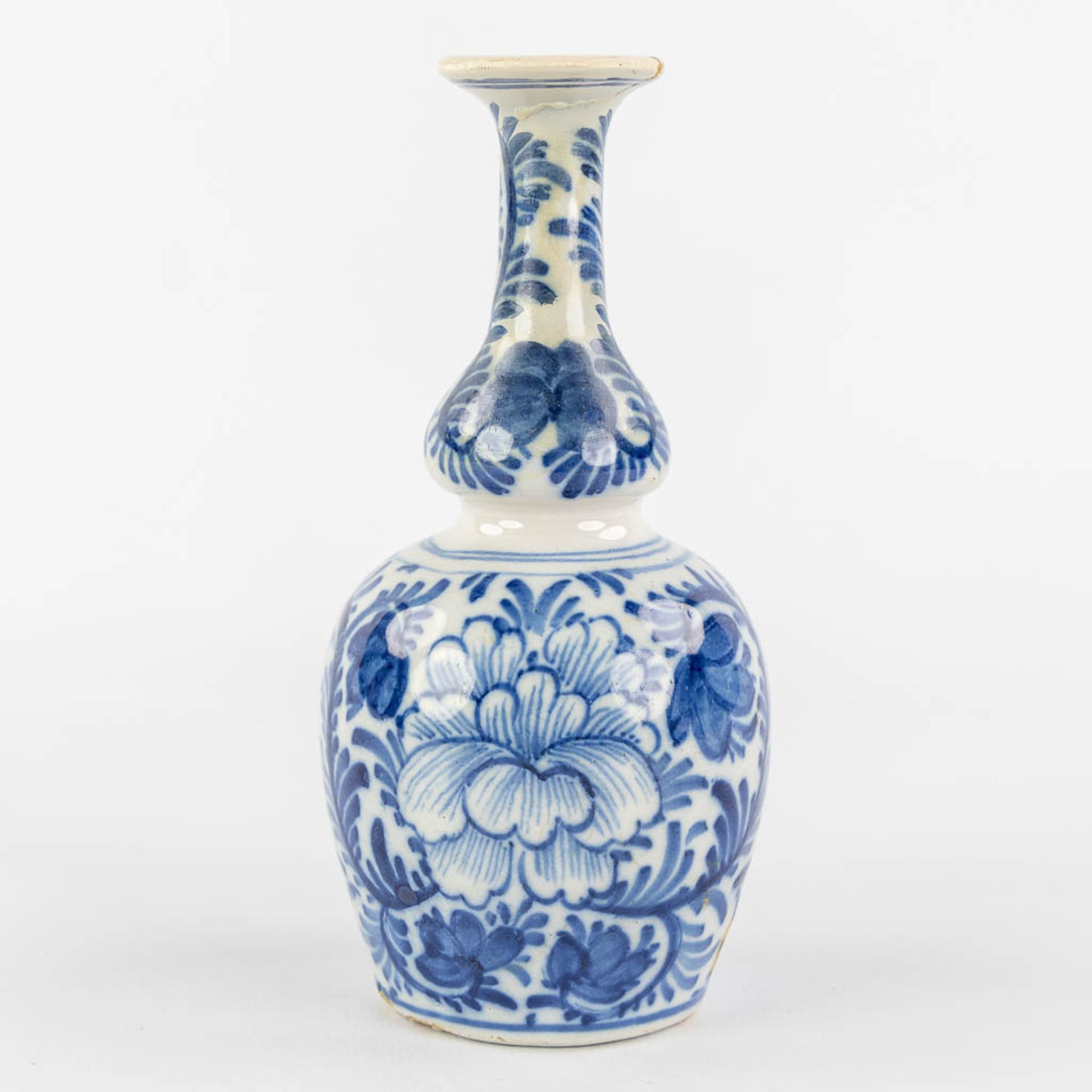 Delft, a collection of table accessories and plates. (L:11 x W:30 x H:28 cm) - Image 10 of 18