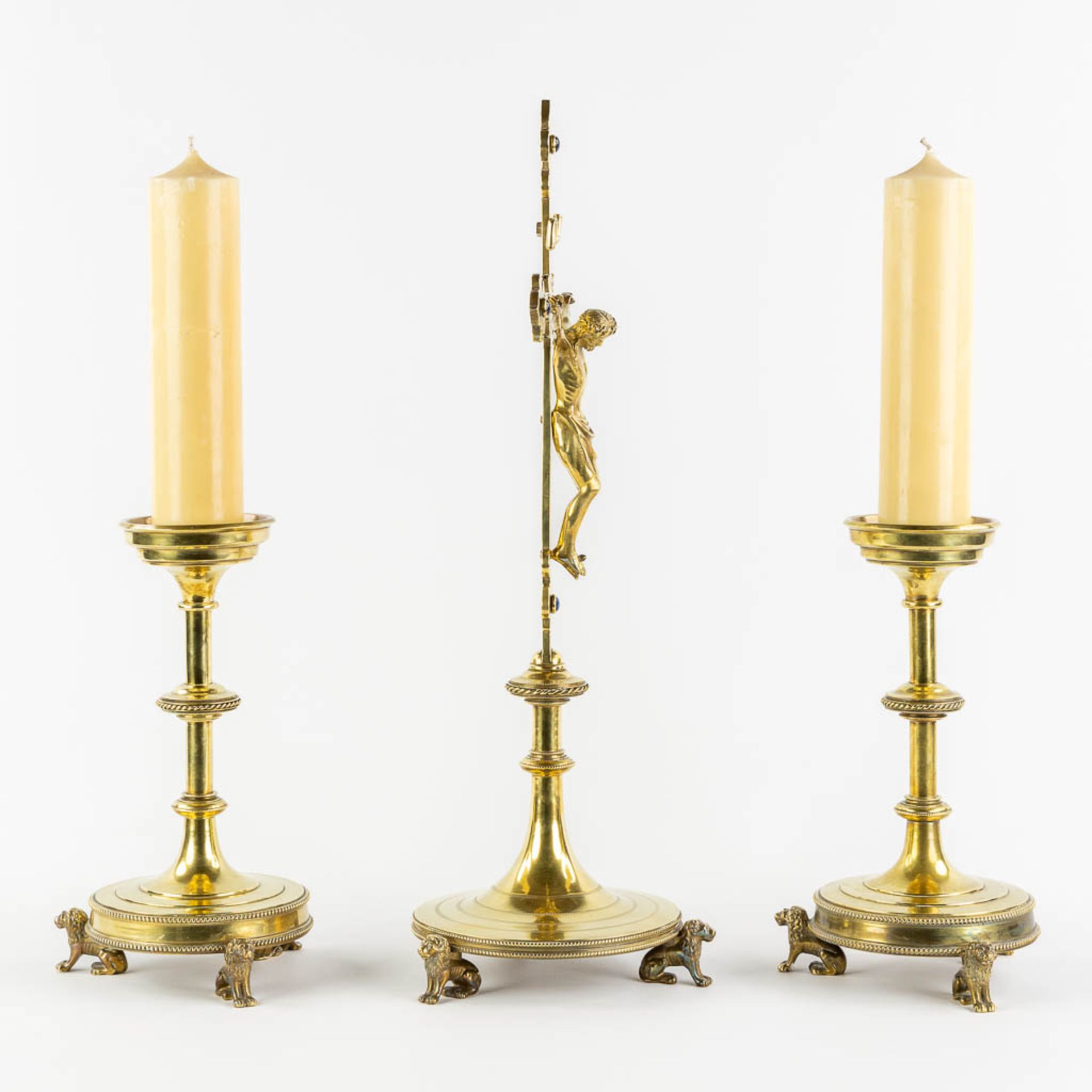 An altar crucifix and matching candelabra, Brass, Gothic revival, probably made by Bourdon, Ghent. ( - Image 3 of 11