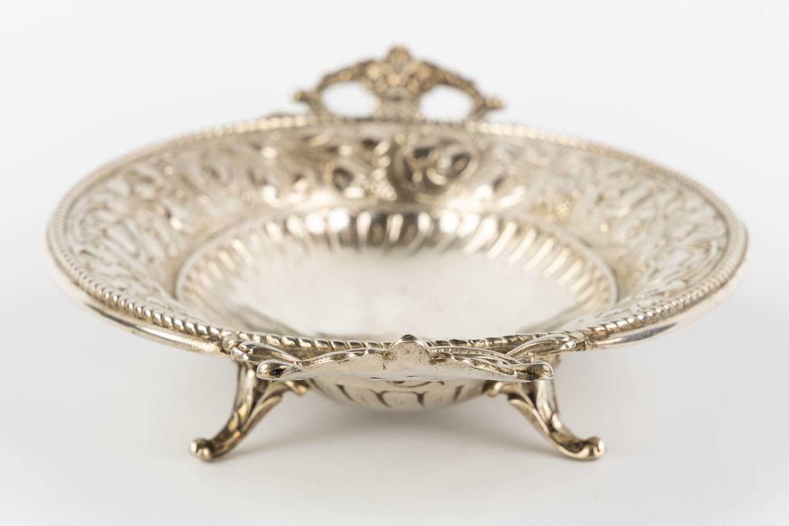 A serving bowl, silver, Germany. 800/1000. 260g. (L:21 x W:36 x H:7 cm) - Image 4 of 9