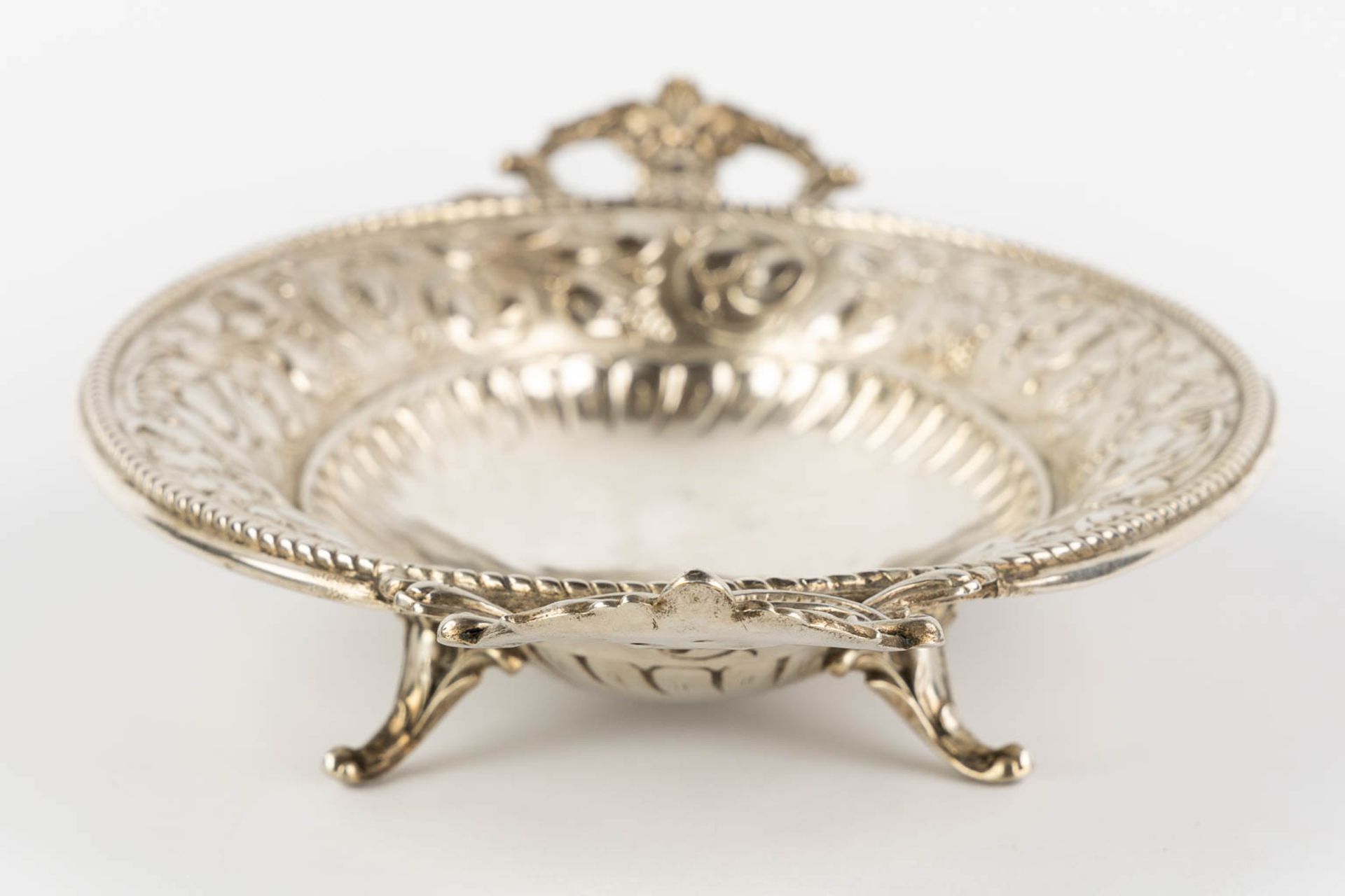 A serving bowl, silver, Germany. 800/1000. 260g. (L:21 x W:36 x H:7 cm) - Bild 4 aus 9