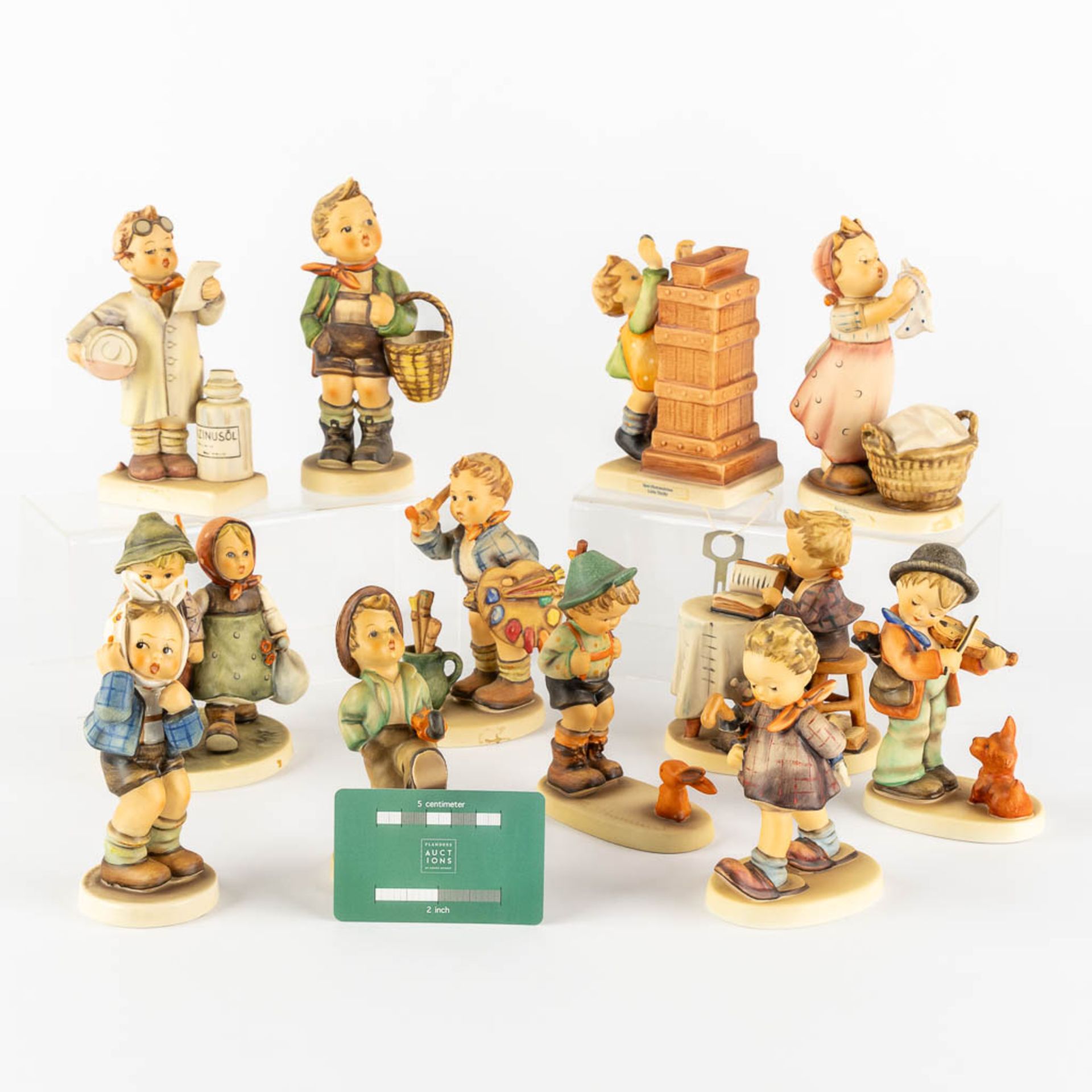 Hummel, 12 figurines, polychrome porcelain. (H:16 cm) - Bild 2 aus 9