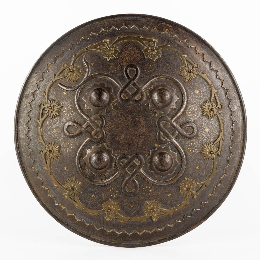 An antique Shield, Indo-Persian, Dhal, India. 19th C. (H:5 x D:31 cm) - Image 3 of 8