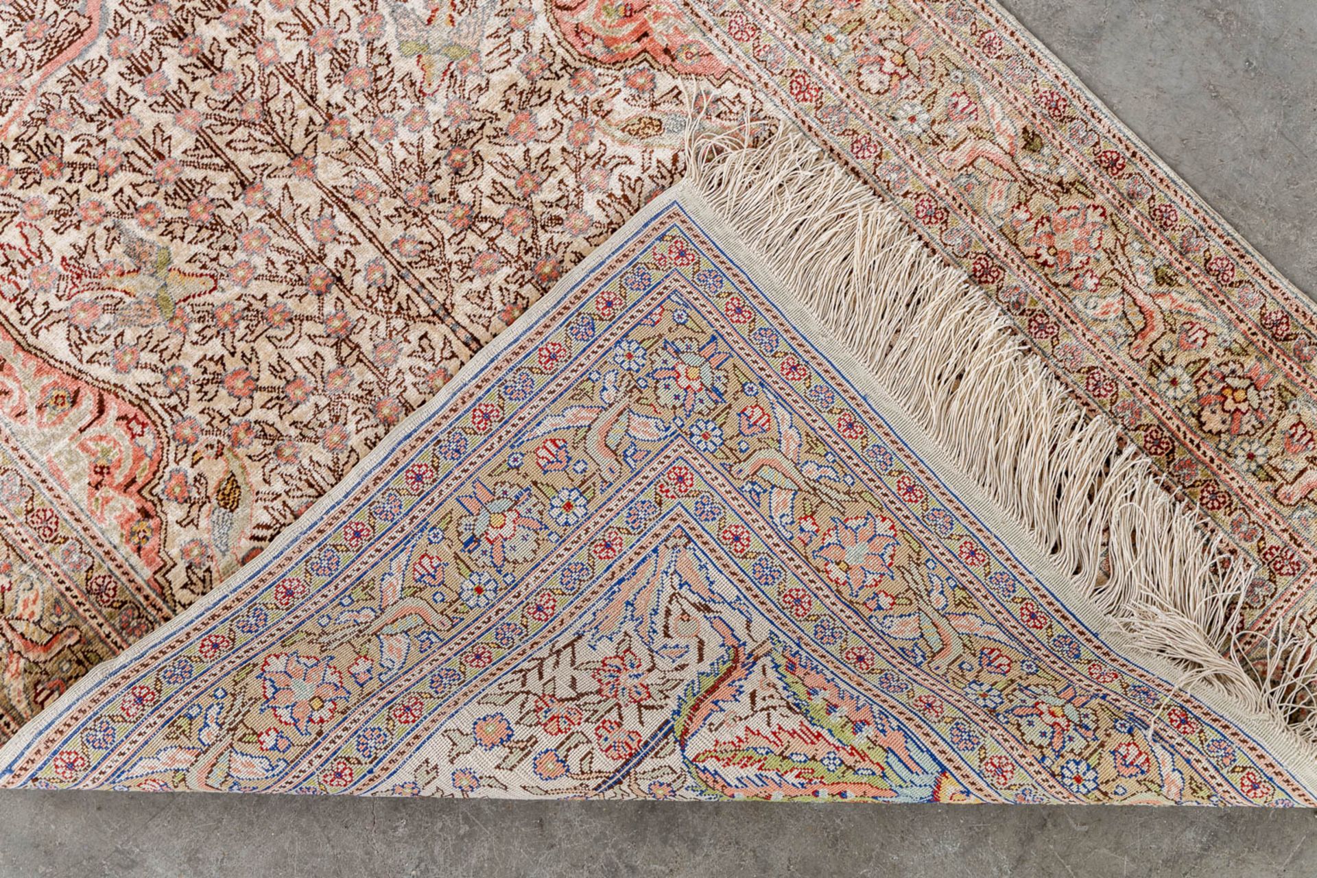 An Oriental hand-made carpet with 'Tree of Life' silk. (L:82 x W:133 cm) - Bild 7 aus 7