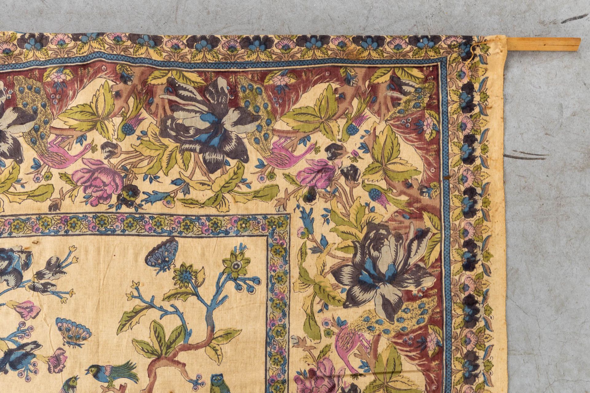 A large and decorative, hand-painted tapisserie. (W:220 x H:260 cm) - Bild 12 aus 14