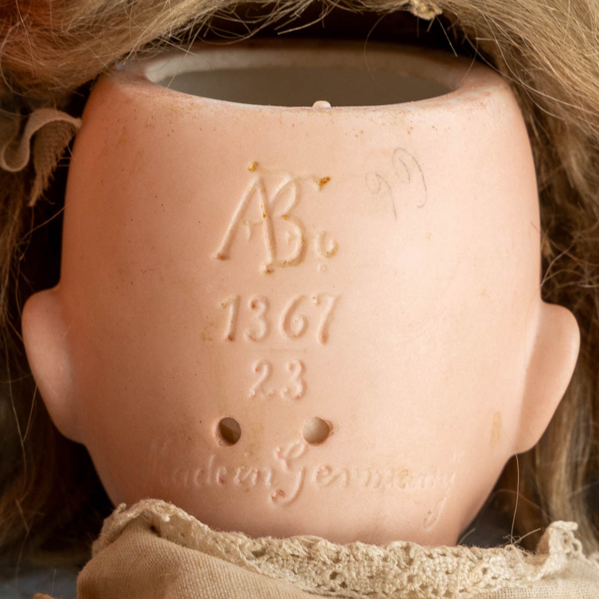 ABG Alt Beck en Gottschalk, model 1367, a vintage doll with clothes. (H:33 cm) - Bild 9 aus 11