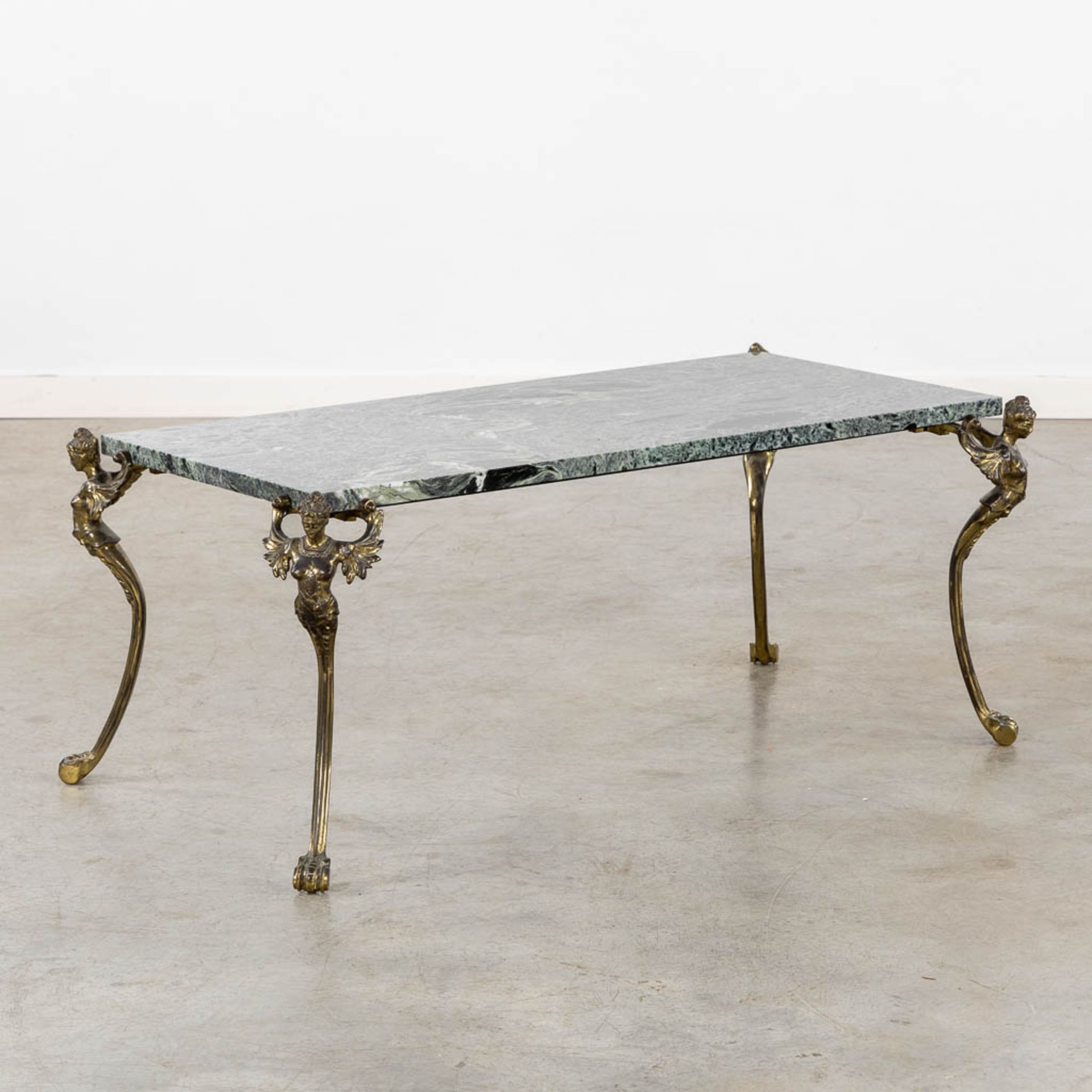 A marble and bronze coffee table, added a floorlamp. Circa 1960. (L:52 x W:101 x H:41 cm) - Bild 11 aus 19