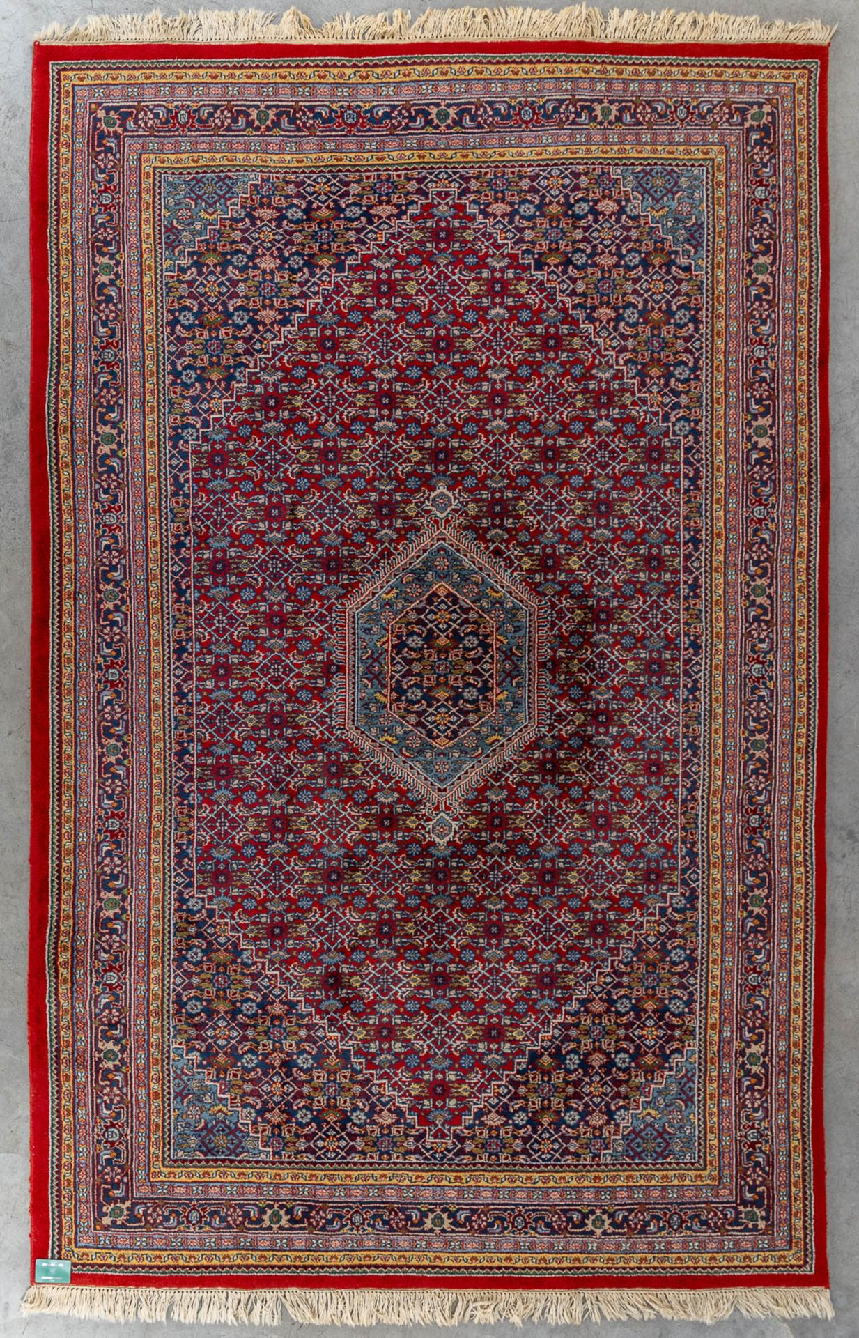An Oriental hand-made carpet, Bidjar. (L:308 x W:194 cm) - Image 2 of 9
