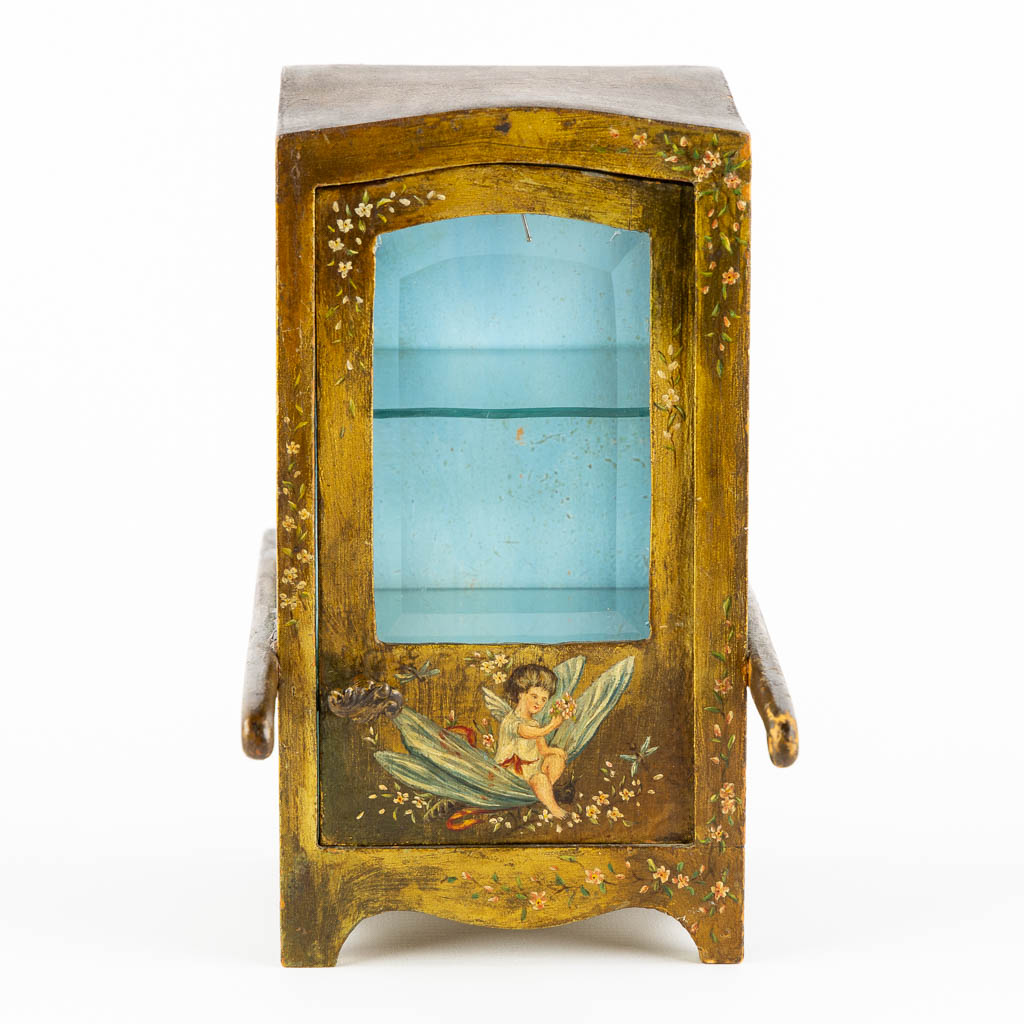 A miniature Jewelry box in the shape of a 'Sedan Chair', circa 1900. (L:25 x W:12,5 x H:20 cm) - Image 3 of 12