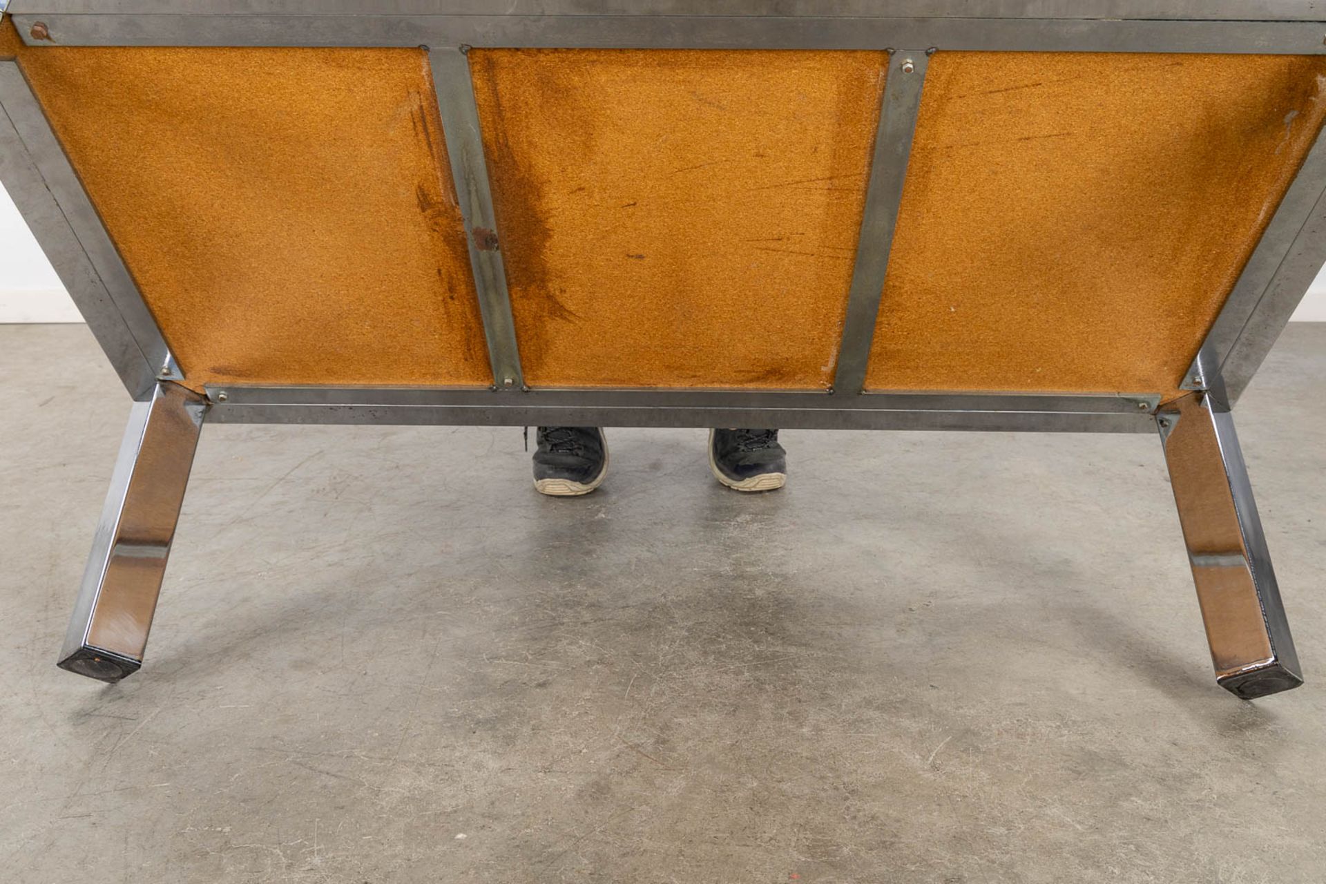 A mid-century coffee table with a ceramic tile top, circa 1960. (L:60 x W:120 x H:36 cm) - Bild 10 aus 10