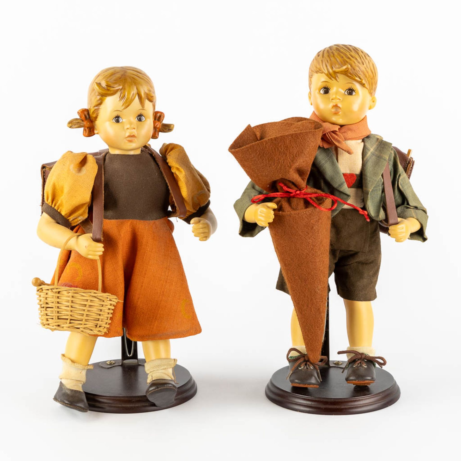 Hummel, two large figurines 'Little Scolar'. (H:34 cm) - Image 3 of 8