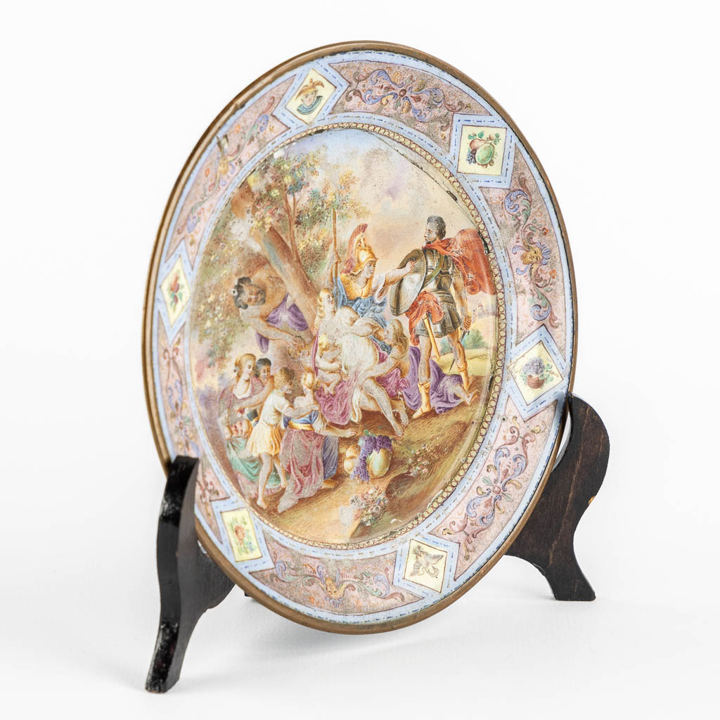 A finely painted plate, enamel on copper with a hand-painted decor. (D:13,3 cm) - Image 3 of 12