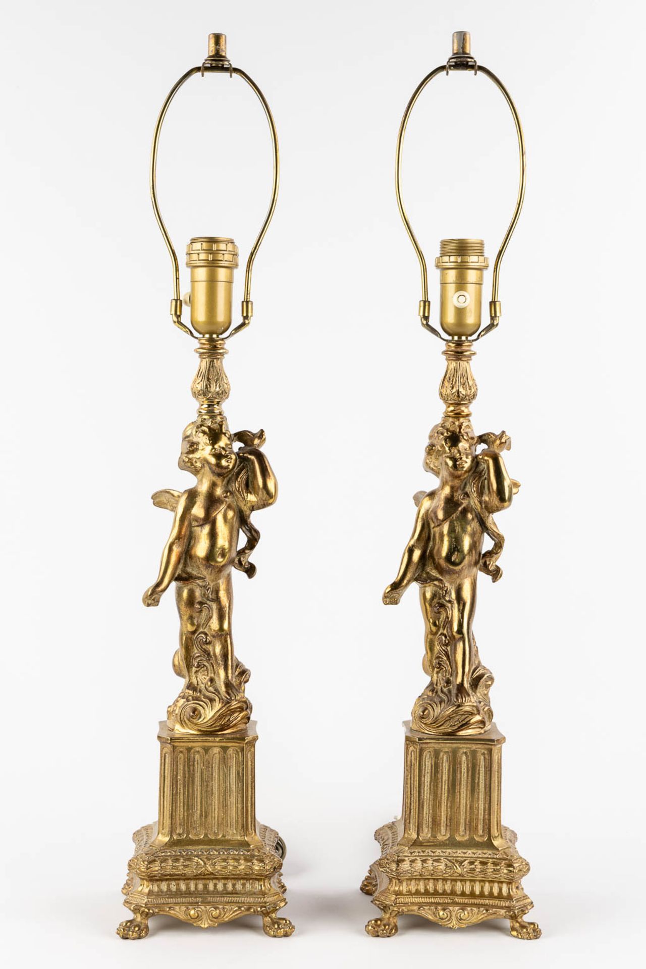 A pair of decorative table lamps, messing. 20th century. (L:15 x W:15 x H:78 cm) - Image 7 of 11