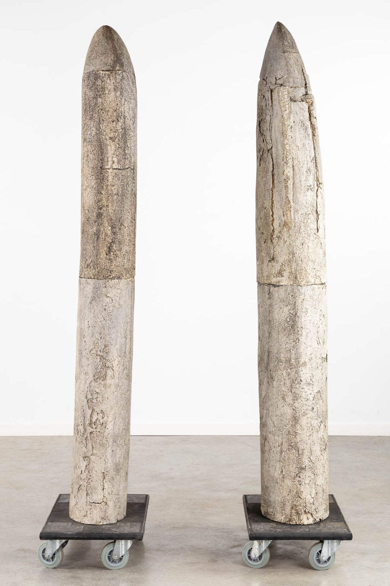 Pia MANU (XX) 'Brutalist Totem (2x)'. (L:25 x W:40 x H:179,5 cm) - Bild 9 aus 14