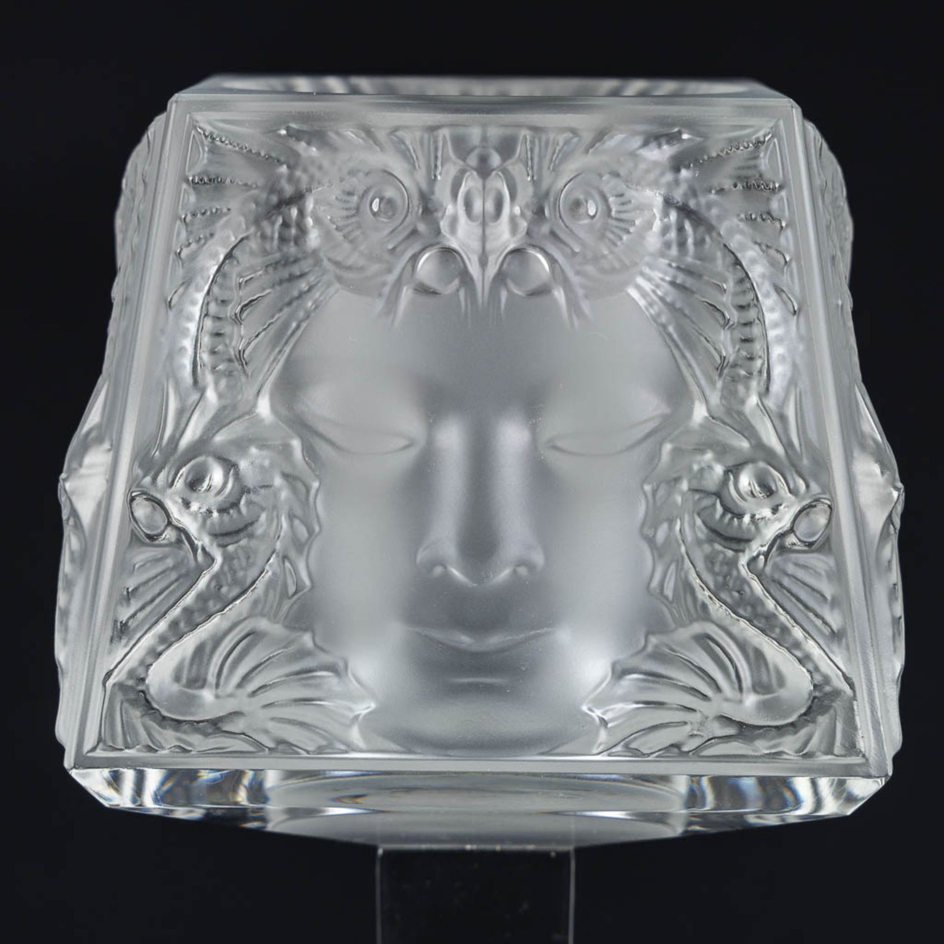 Lalique 'Masque De Femme' a candle holder on a high base. (L:11,5 x W:11,5 x H:30,5 cm) - Bild 7 aus 11