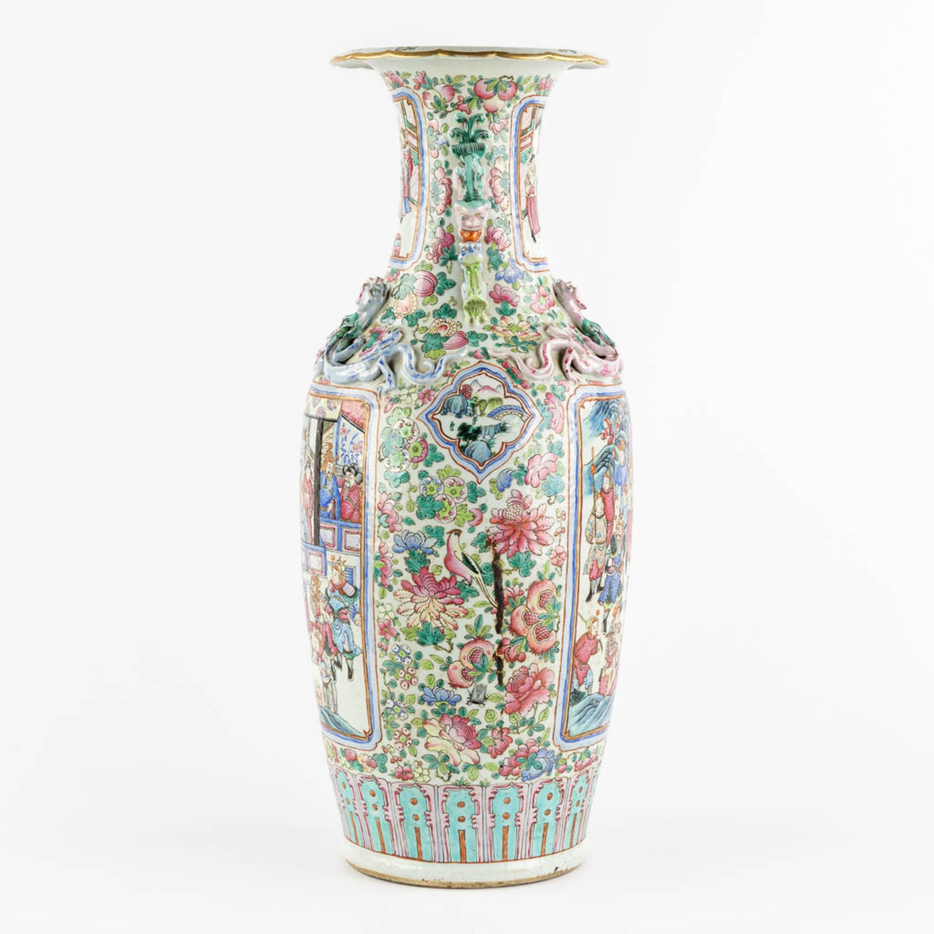 A Chinese Famille Rose vase decorated with figurines. (H:63,5 x D:23 cm) - Bild 4 aus 13