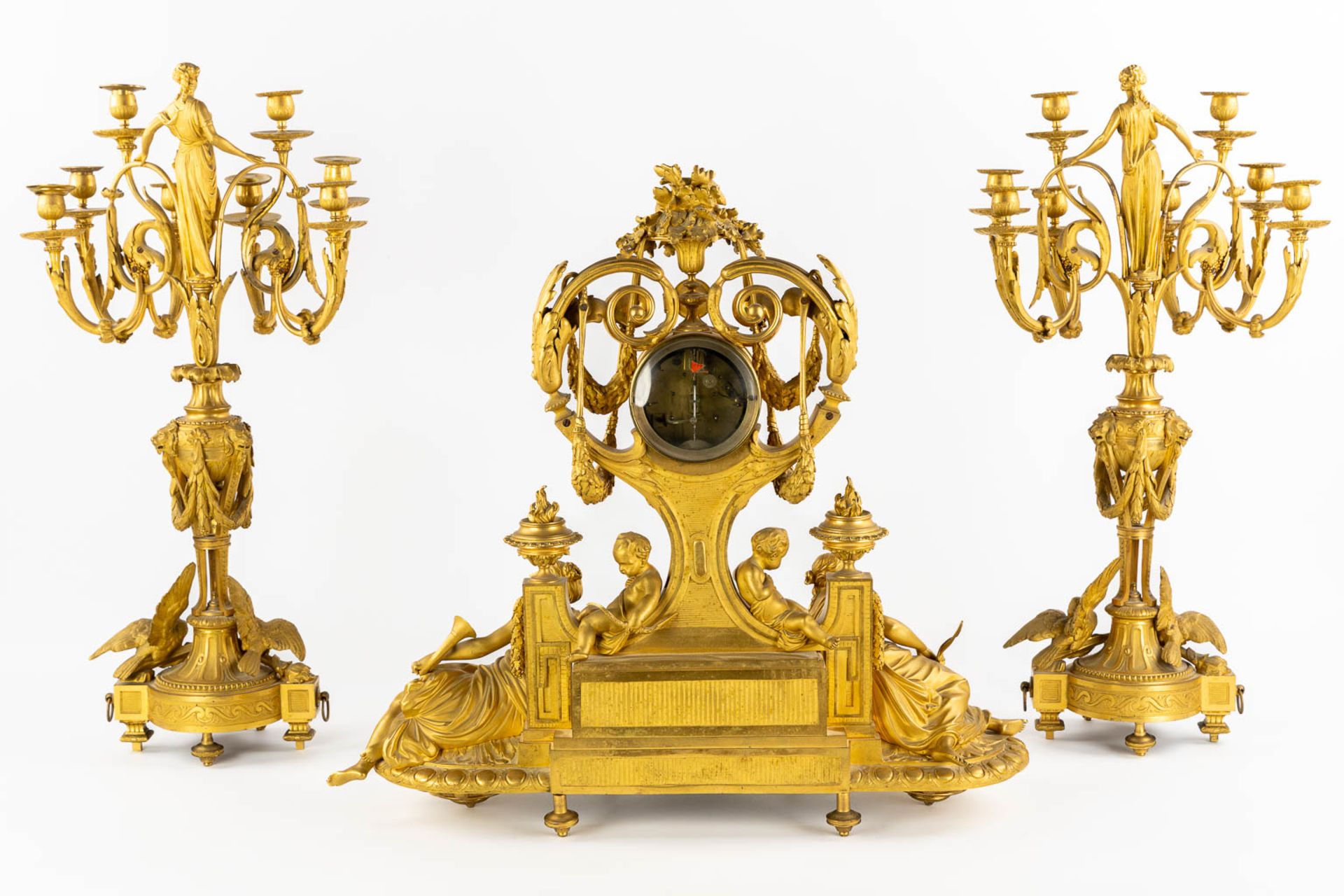 Lerolle Paris, a three-piece mantle garniture clock and candelabra, gilt bronze. France, 19th C. (L: - Bild 18 aus 21