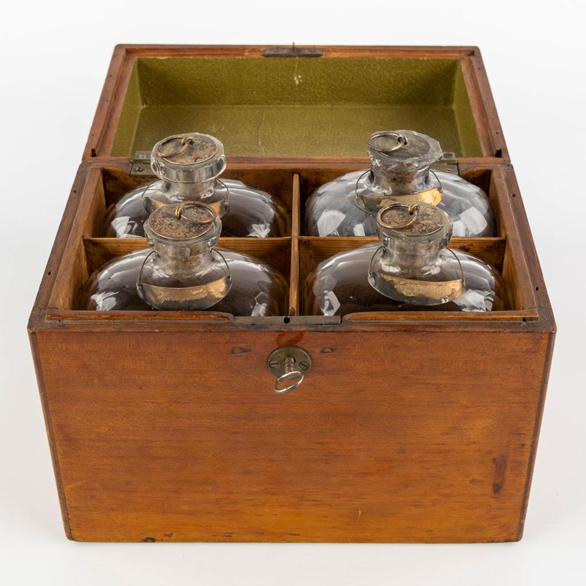 Three 'Cave à Liqueur', Liquor boxes. 19th and 20th C. (L:14 x W:35 x H:28 cm) - Bild 7 aus 9