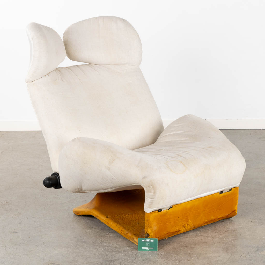 Toshiyuki KITA (1942) 'Wink' for Cassina. (L:110 x W:80 x H:93 cm) - Image 2 of 12