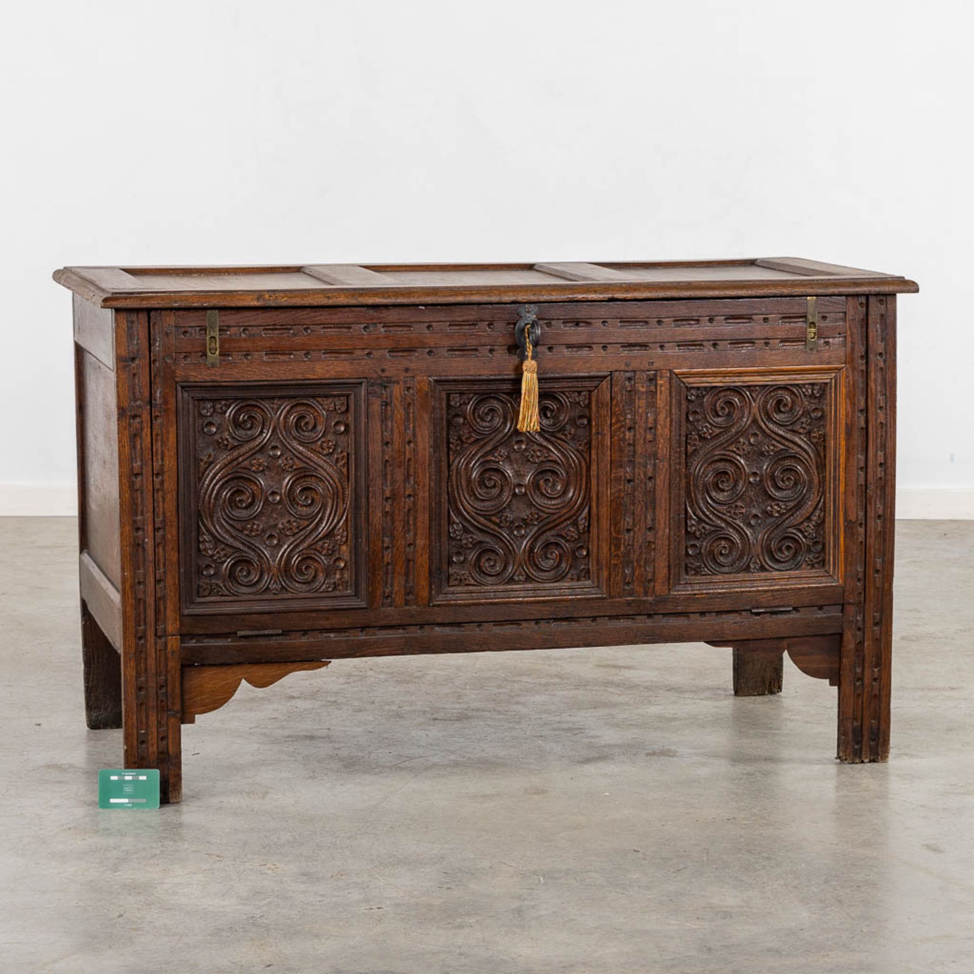 A chest with wood-sculptured panels. 19th C. (L:56 x W:120 x H:72 cm) - Image 2 of 11