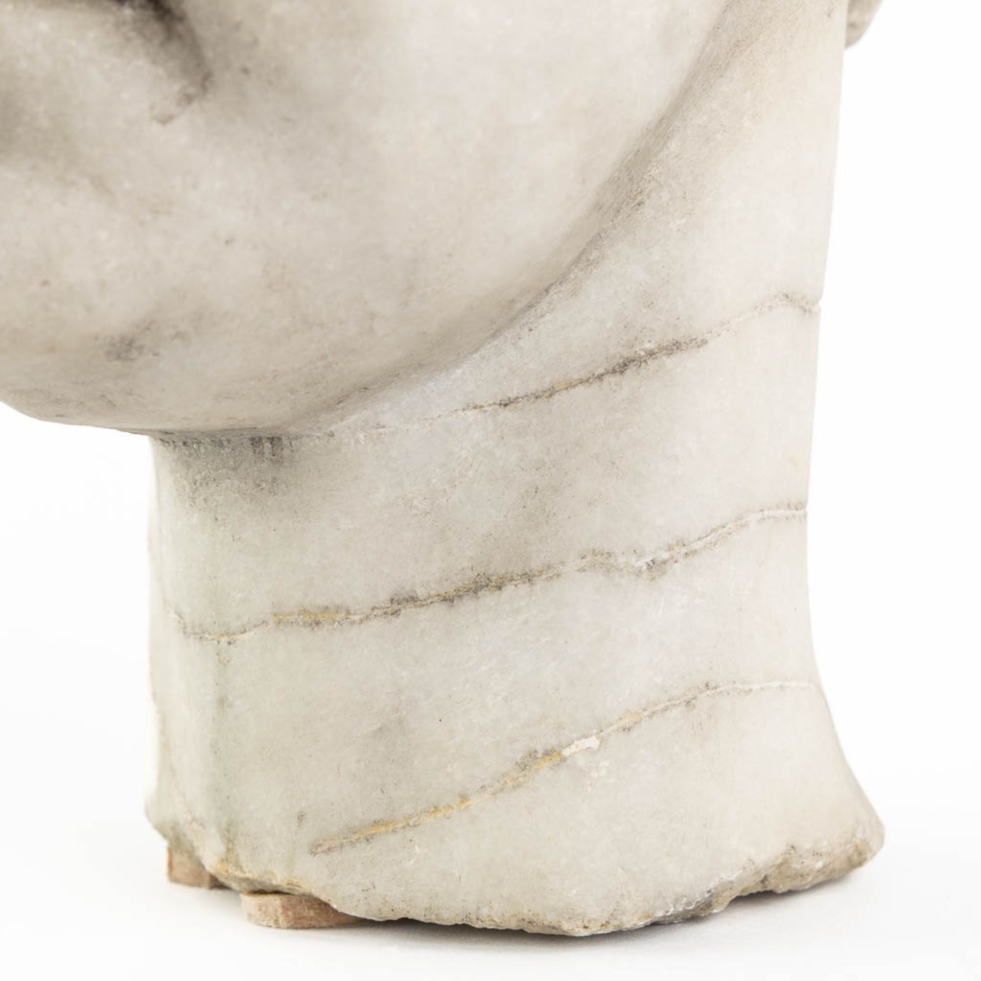 Head of a man, sculptured Carrara marble. 19th C. (L:19 x W:24 x H:30 cm) - Bild 11 aus 12