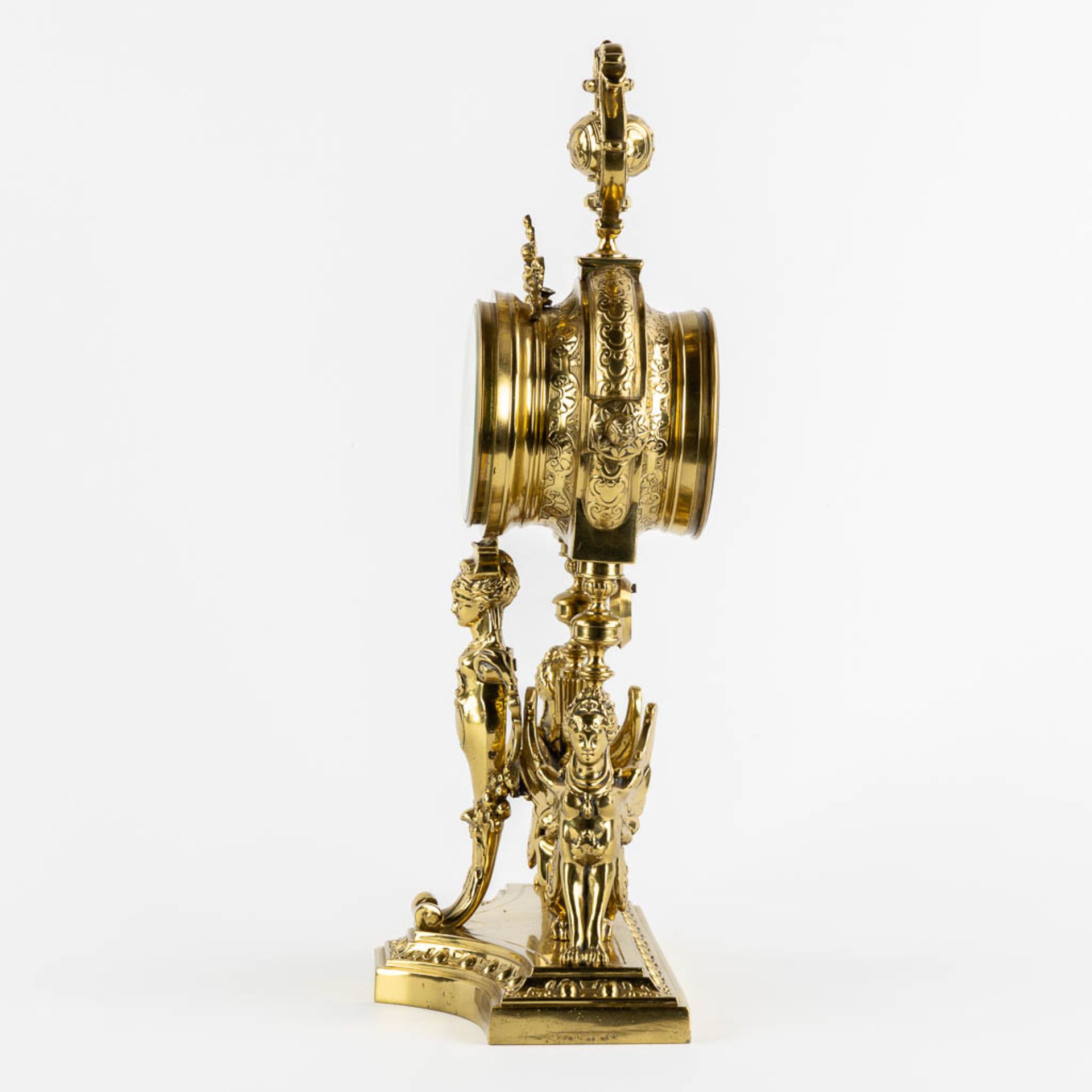 A mantle clock, polished bronze, decorated with Mythological Figures. Circa 1880. (L:15 x W:26 x H:4 - Image 6 of 12