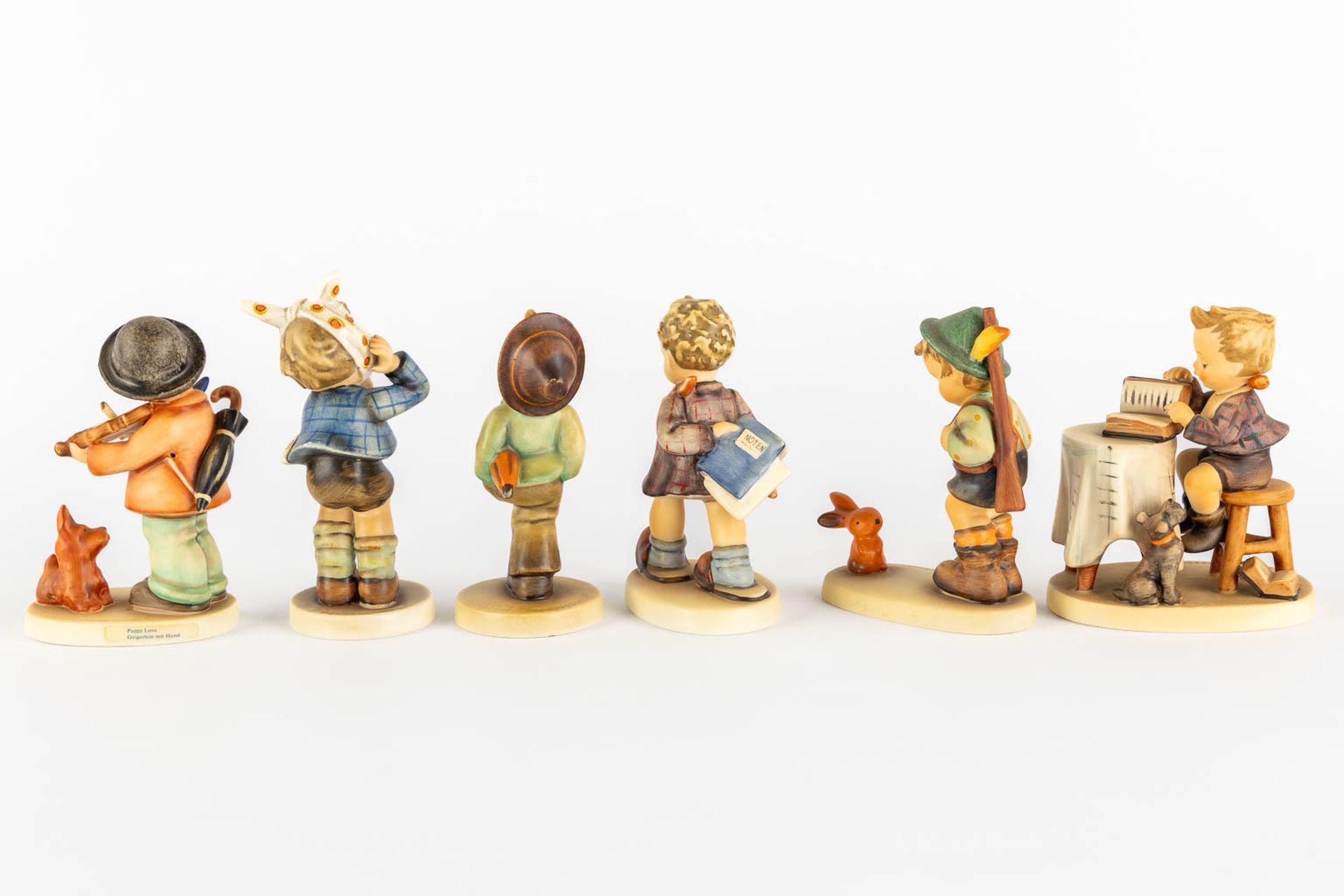 Hummel, 12 figurines, polychrome porcelain. (H:16 cm) - Bild 8 aus 9
