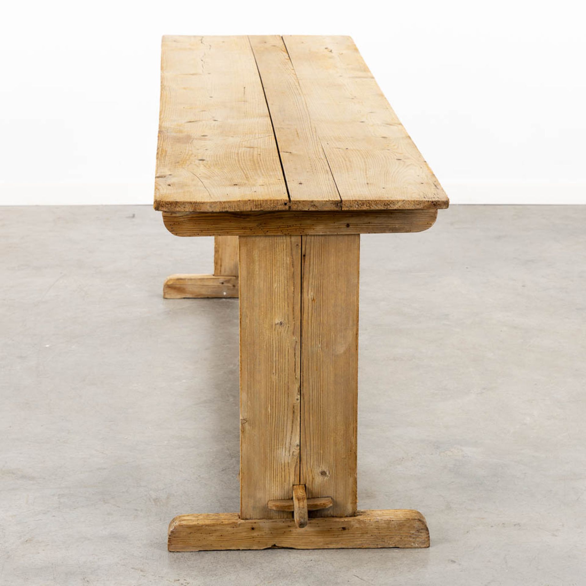 A small monastery table, pine wood. (L:50 x W:190 x H:68 cm) - Bild 4 aus 8