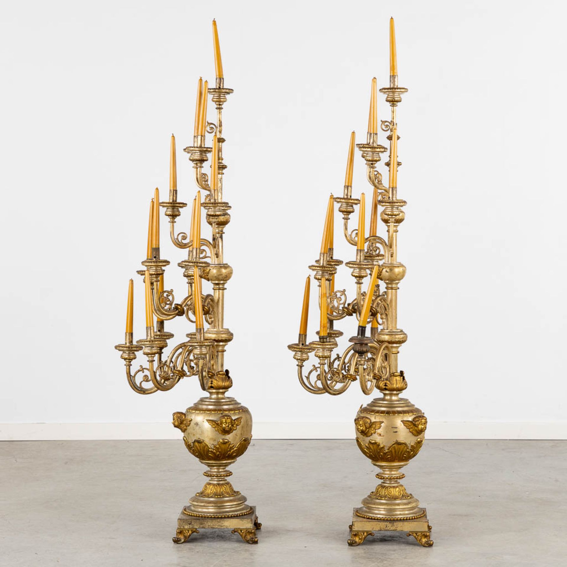 An impressive pair of candelabra, 15 candles, gold and silver-plated metal. (L:44 x W:60 x H:138 cm) - Bild 4 aus 12