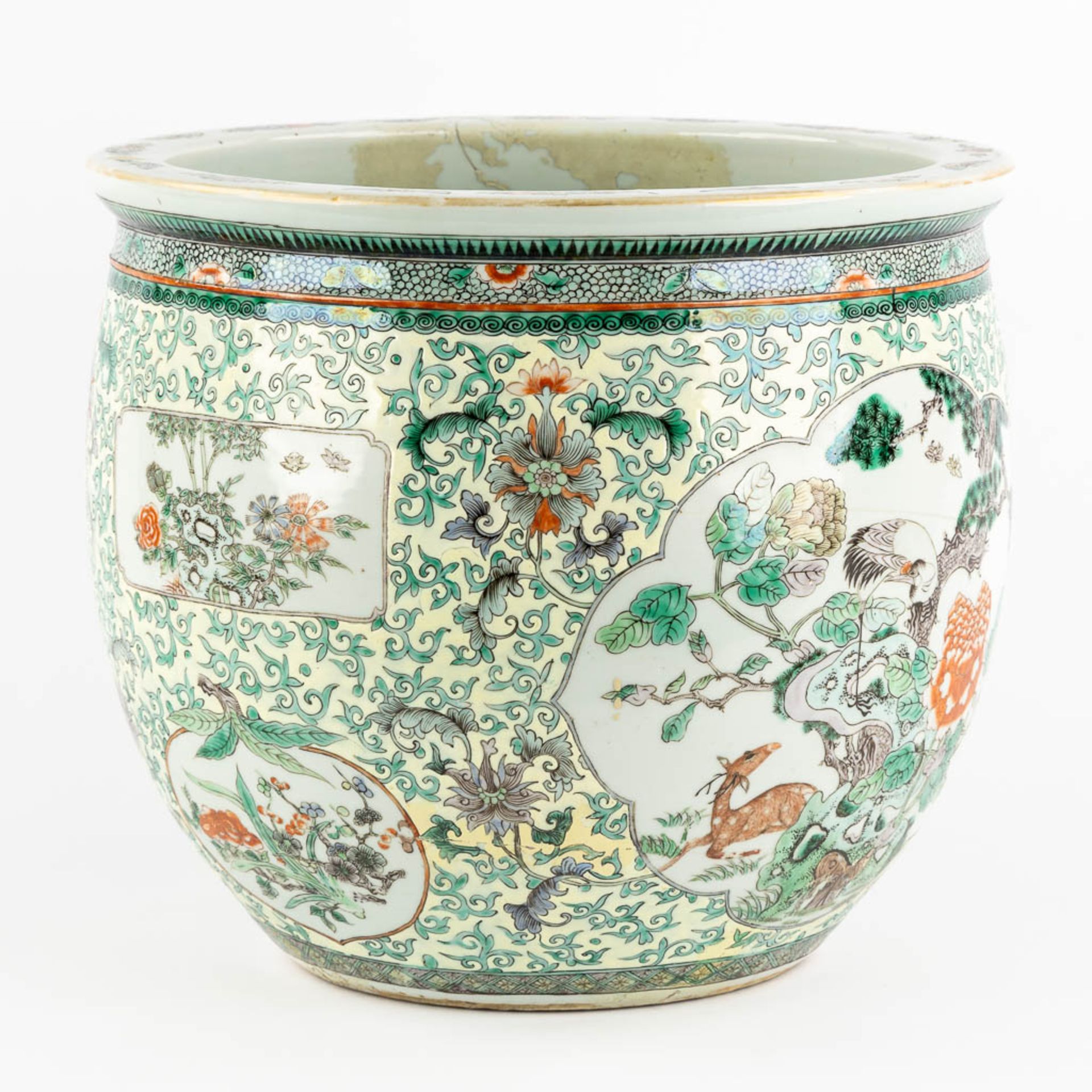 A Large Chinese Cache-Pot, Famille Verte decorated with fauna and flora. 19th C. (H:35 x D:40 cm) - Image 5 of 14