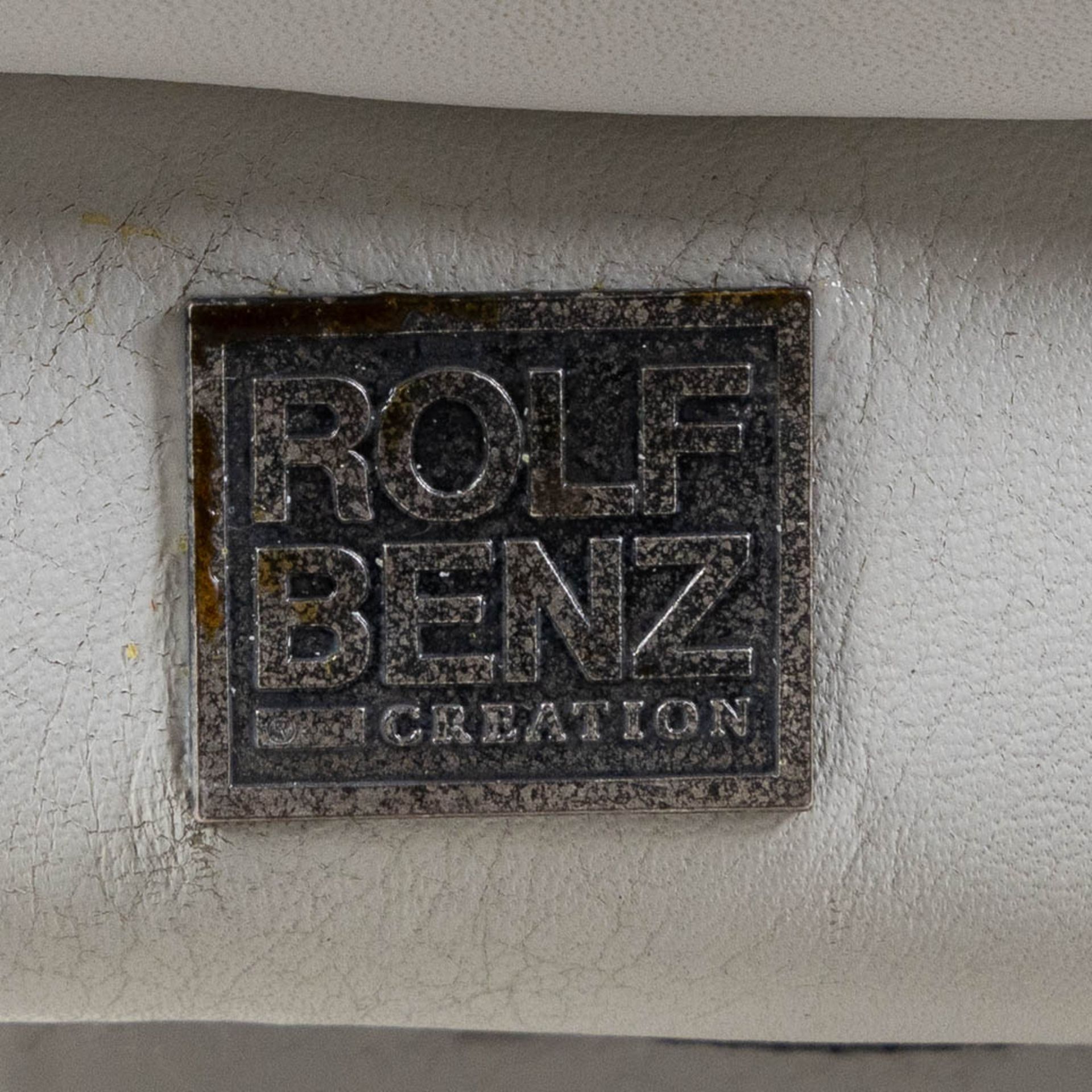 Rolf Benz, a large white leather salon suite. (L:88 x W:205 x H:86 cm) - Bild 8 aus 8