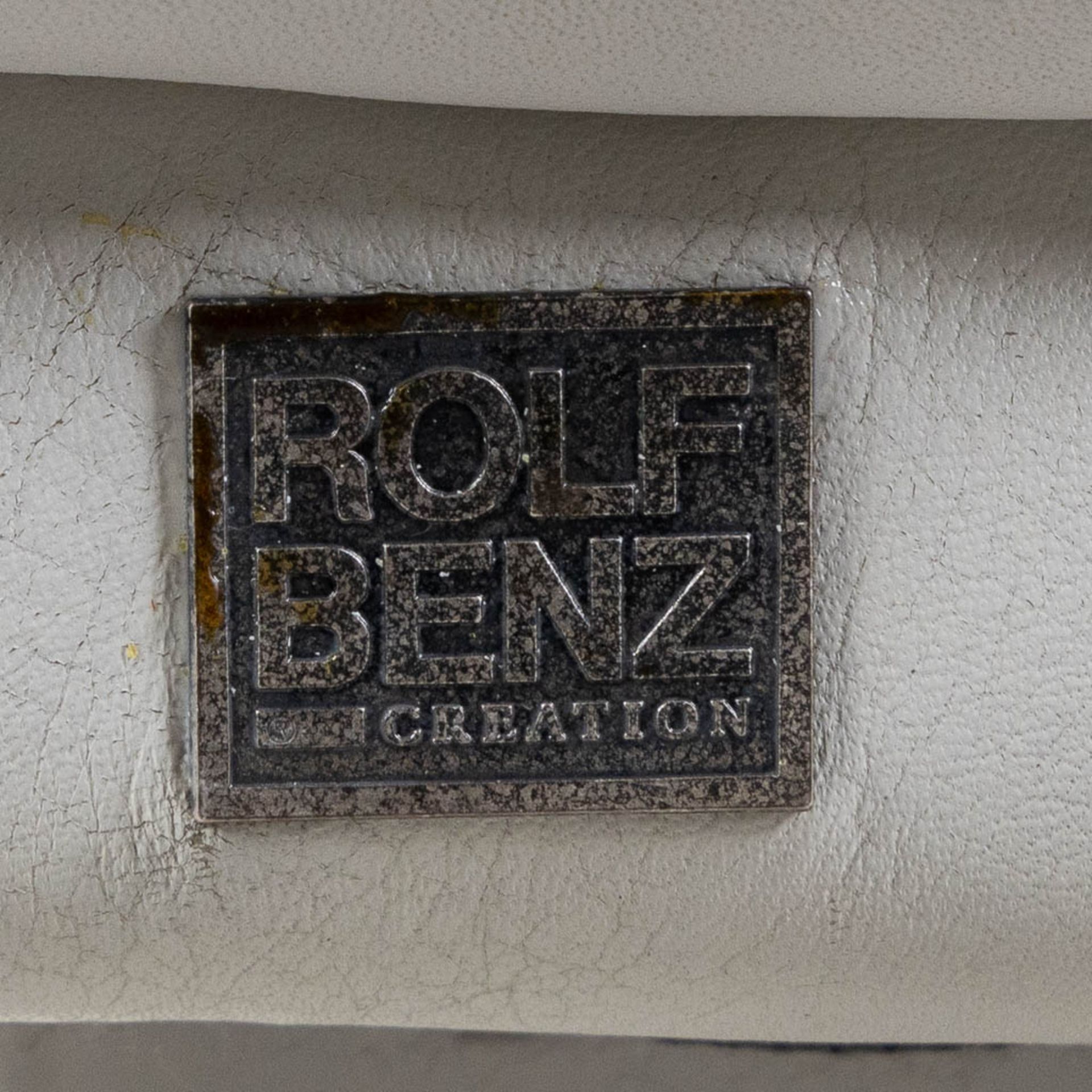 Rolf Benz, a large white leather salon suite. (L:88 x W:205 x H:86 cm) - Image 8 of 8