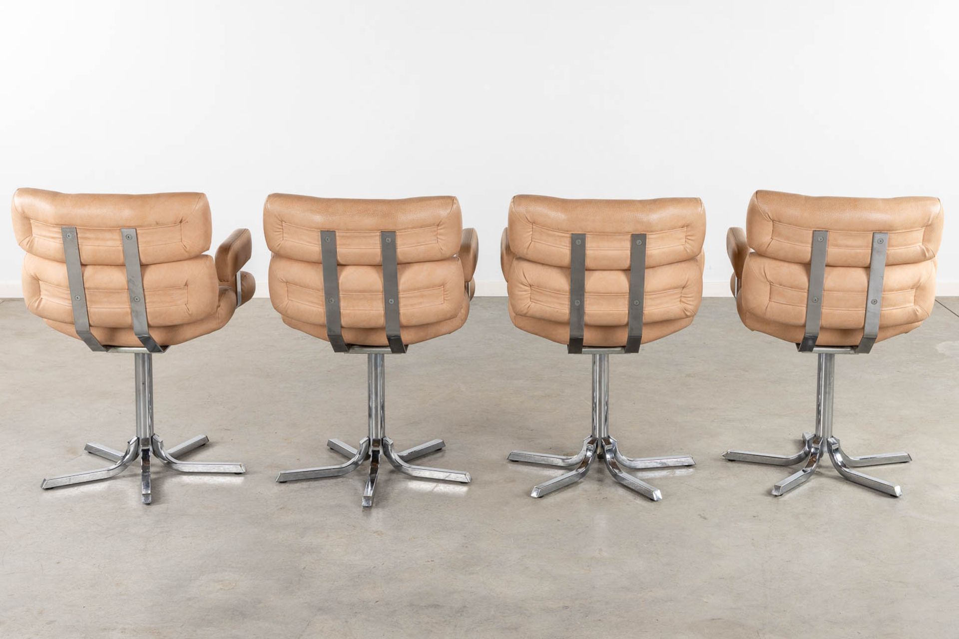 Four vintage office chairs, faux-leather and chromed metal. Circa 1970. (L:63 x W:60 x H:87 cm) - Image 5 of 13