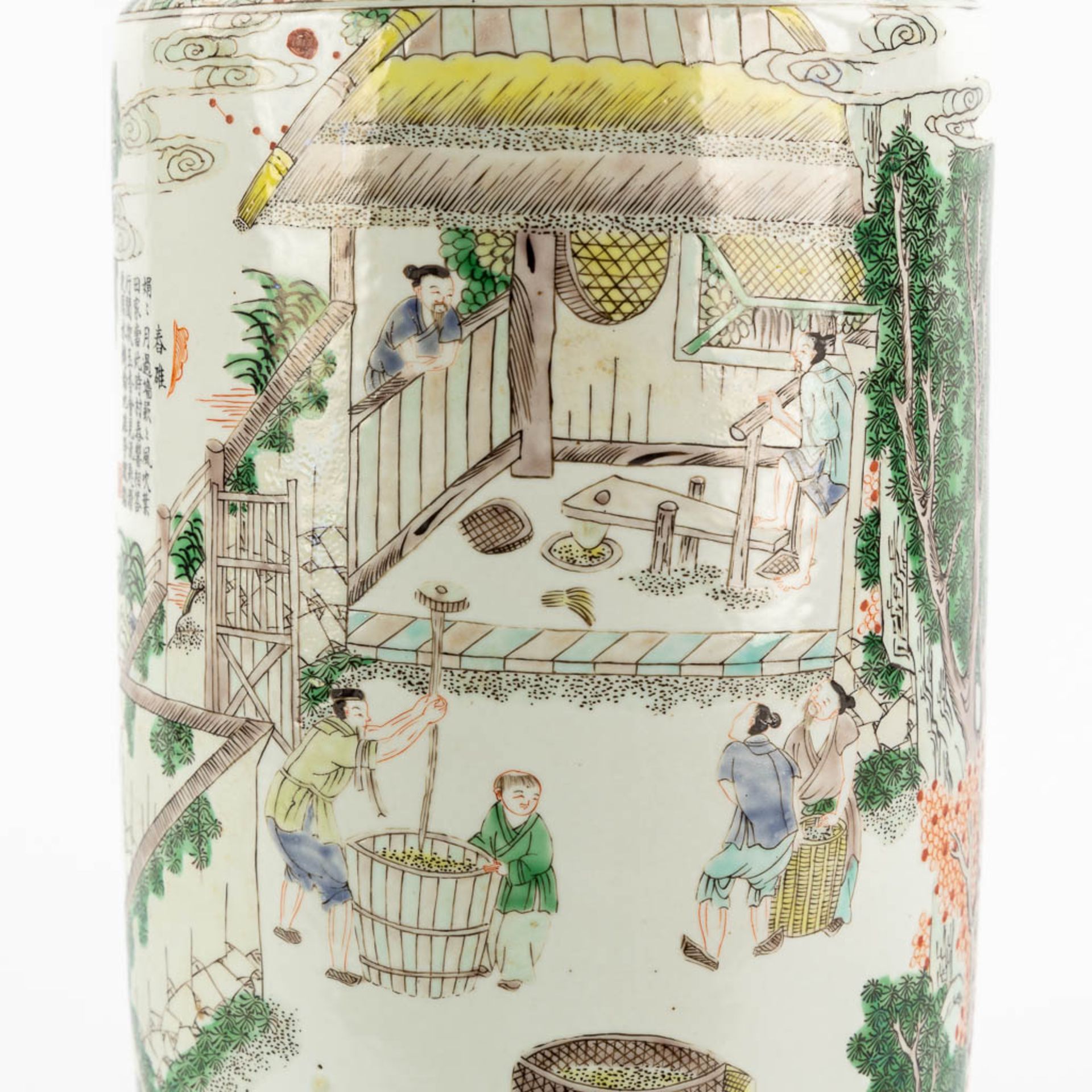 A Chinese Famille Verte 'Roulleau' vase with scènes of rice production. (H:46 x D:18 cm) - Image 12 of 13